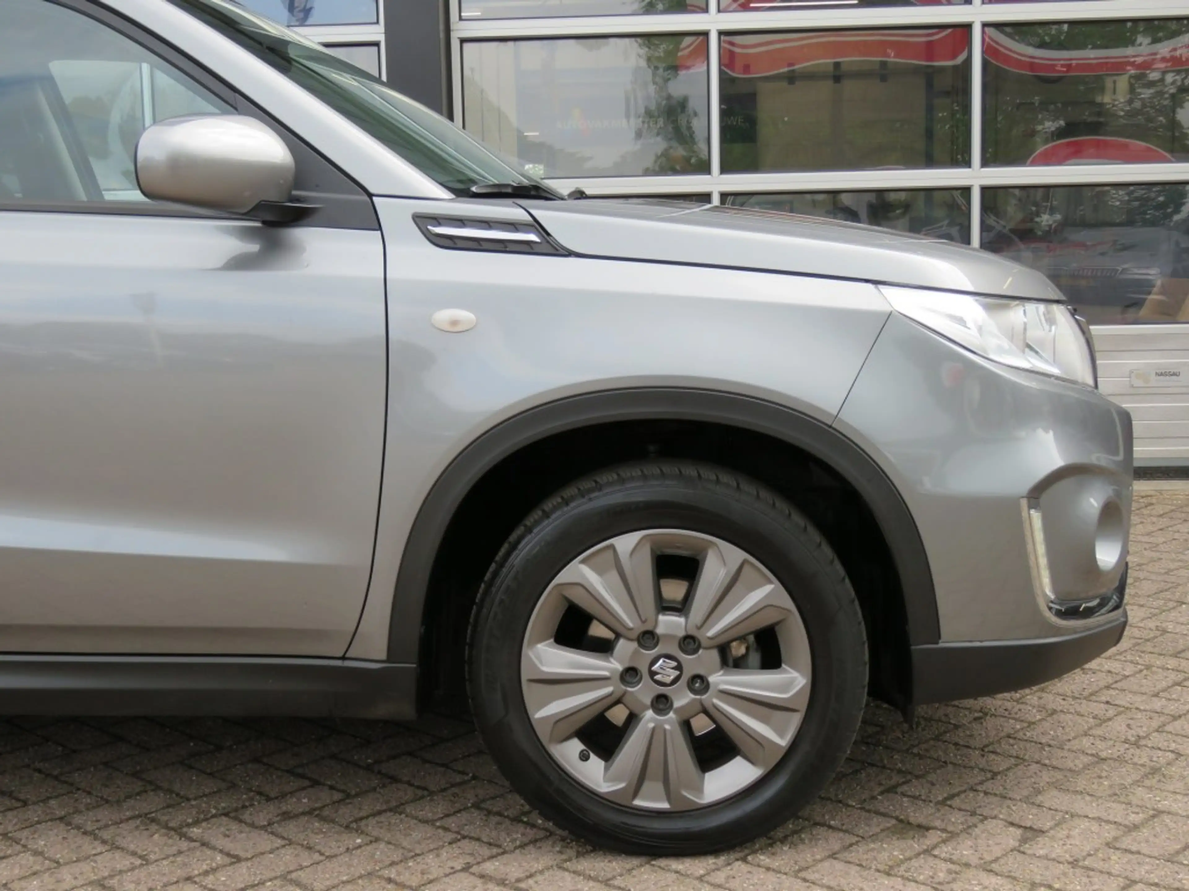 Suzuki Vitara 1.0 Boosterjet SELECT / Camera / Trekhaak / Navi / — photo 45
