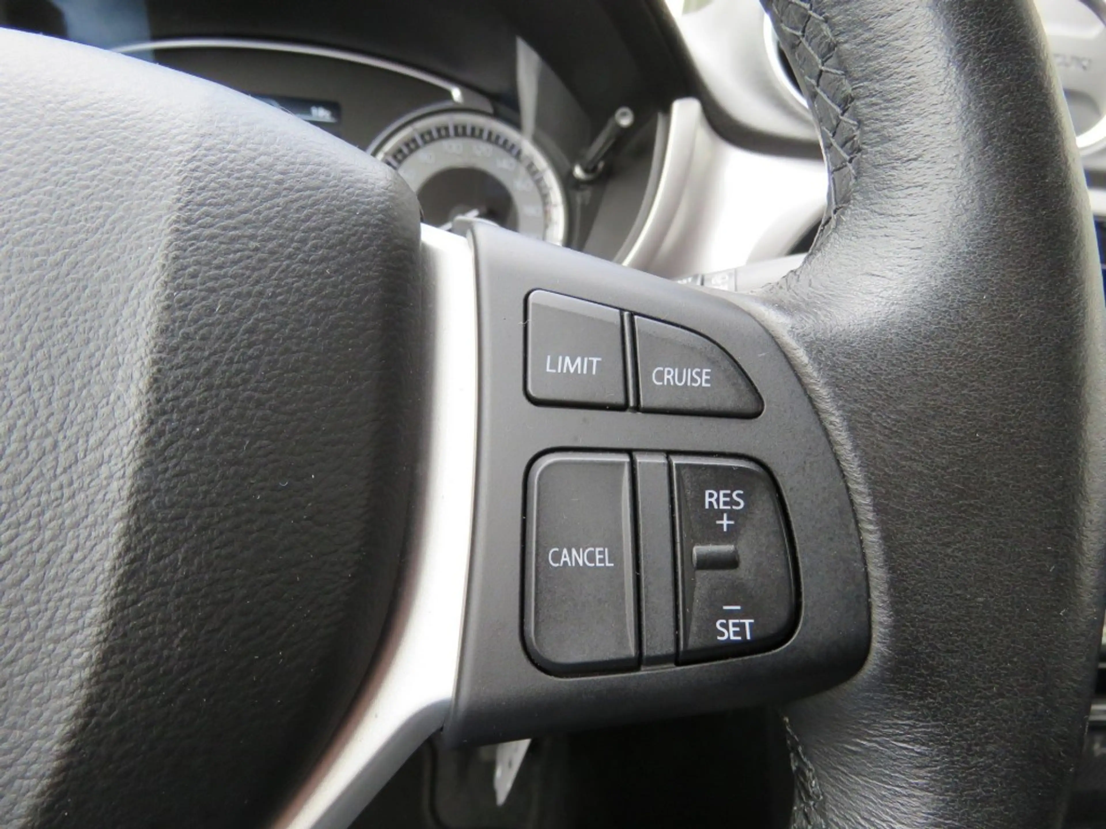 Suzuki Vitara 1.0 Boosterjet SELECT / Camera / Trekhaak / Navi / — photo 32