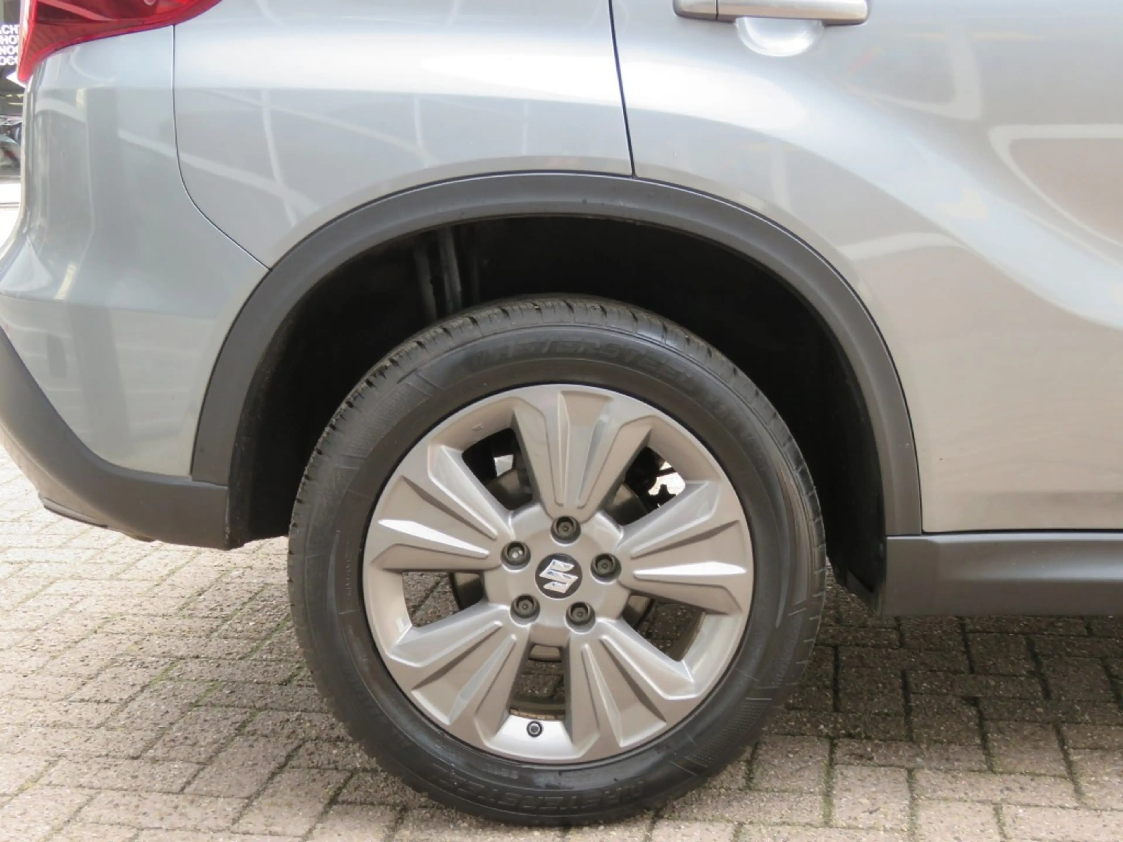 Suzuki Vitara 1.0 Boosterjet SELECT / Camera / Trekhaak / Navi / — photo 18