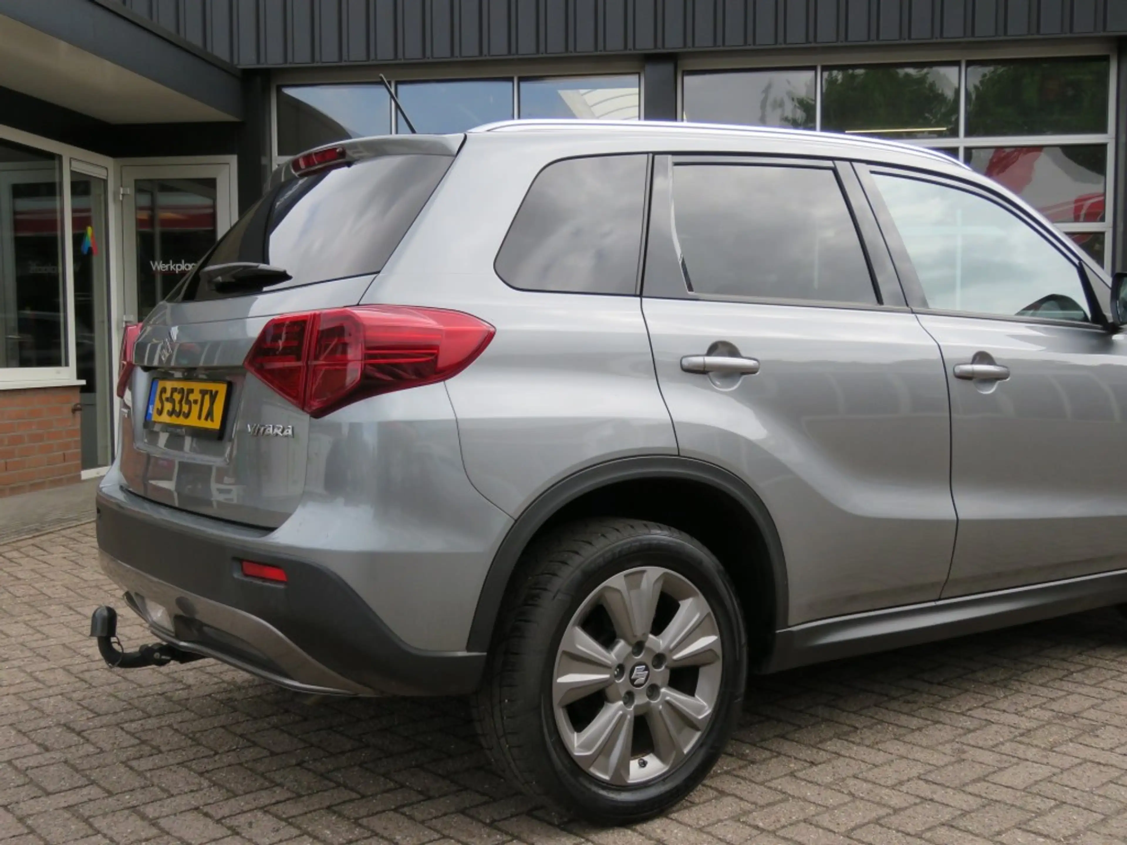 Suzuki Vitara 1.0 Boosterjet SELECT / Camera / Trekhaak / Navi / — photo 43