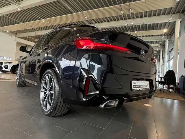 BMW X4 view 6