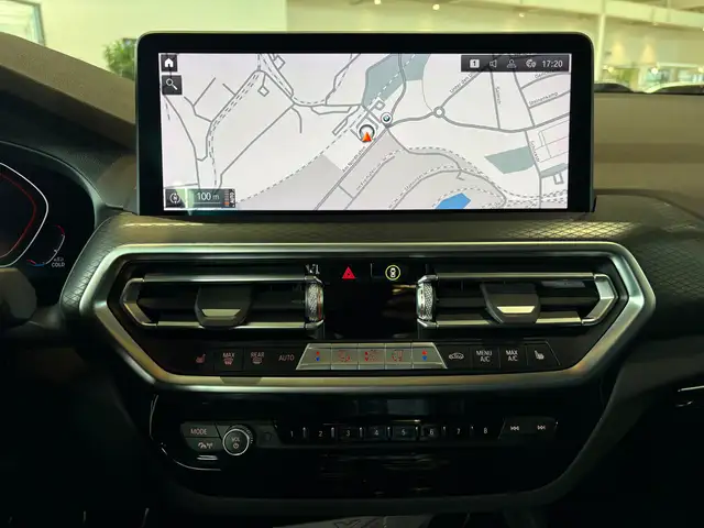 BMW X4 view 15