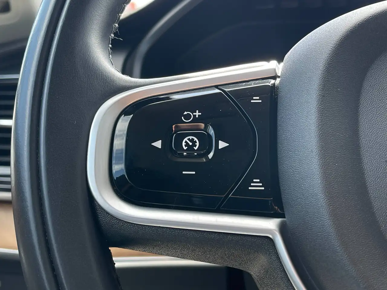 Volvo XC90 снимка Volvo XC90