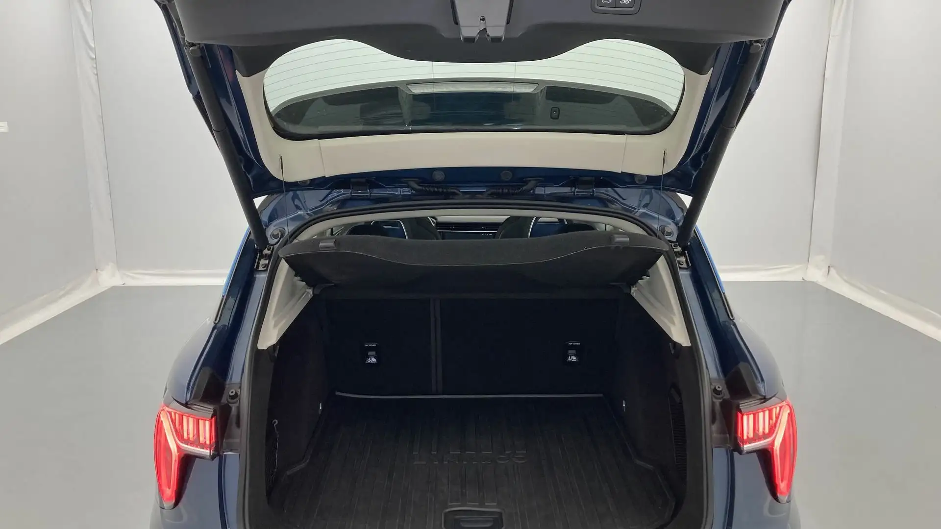 Lynk & Co 01 1.5T HEV Blau - 2