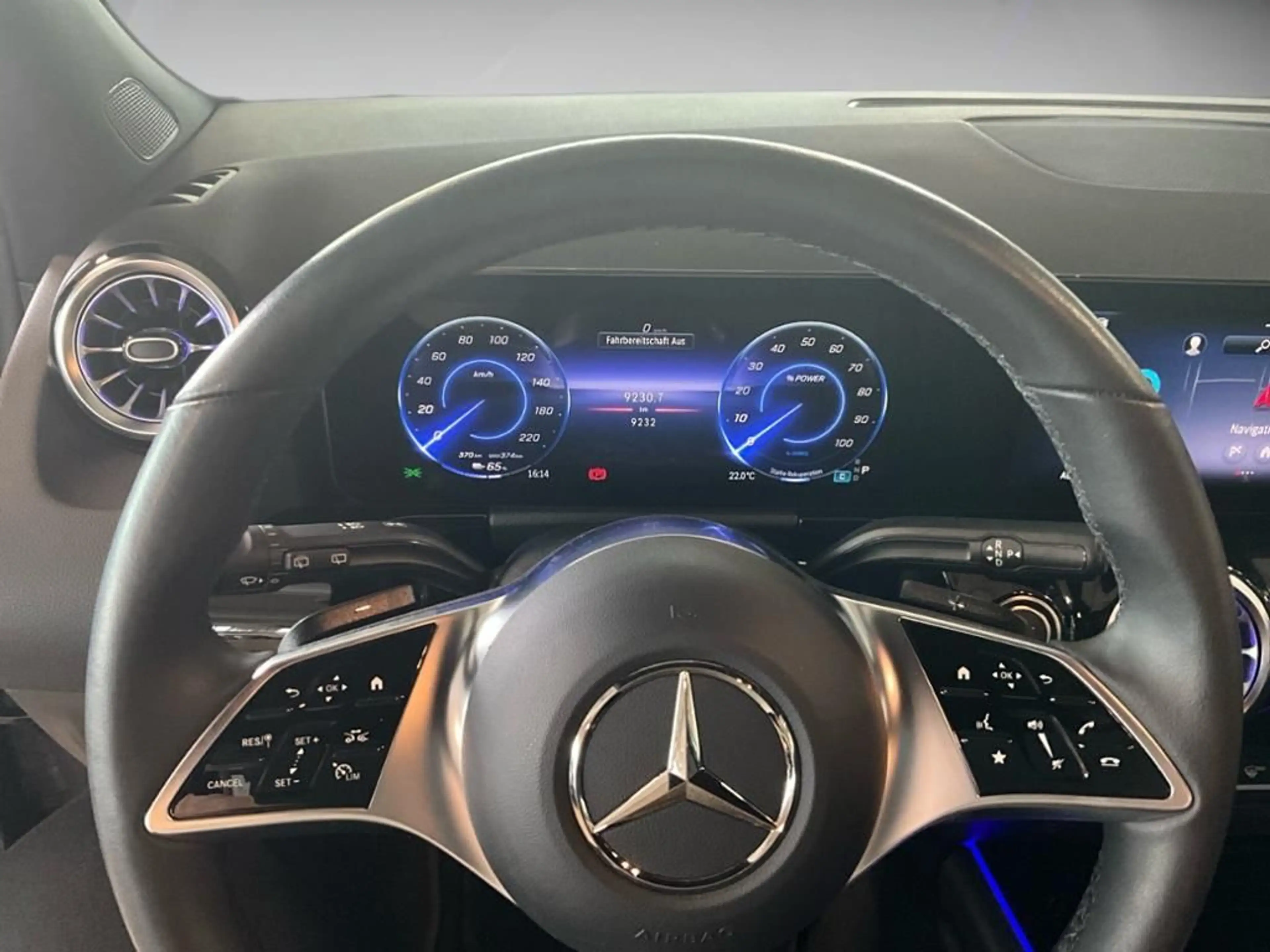 Mercedes-Benz EQA 250+ 360 AUT Kam. KlimaA LED Navi PDC SHZ — photo 12