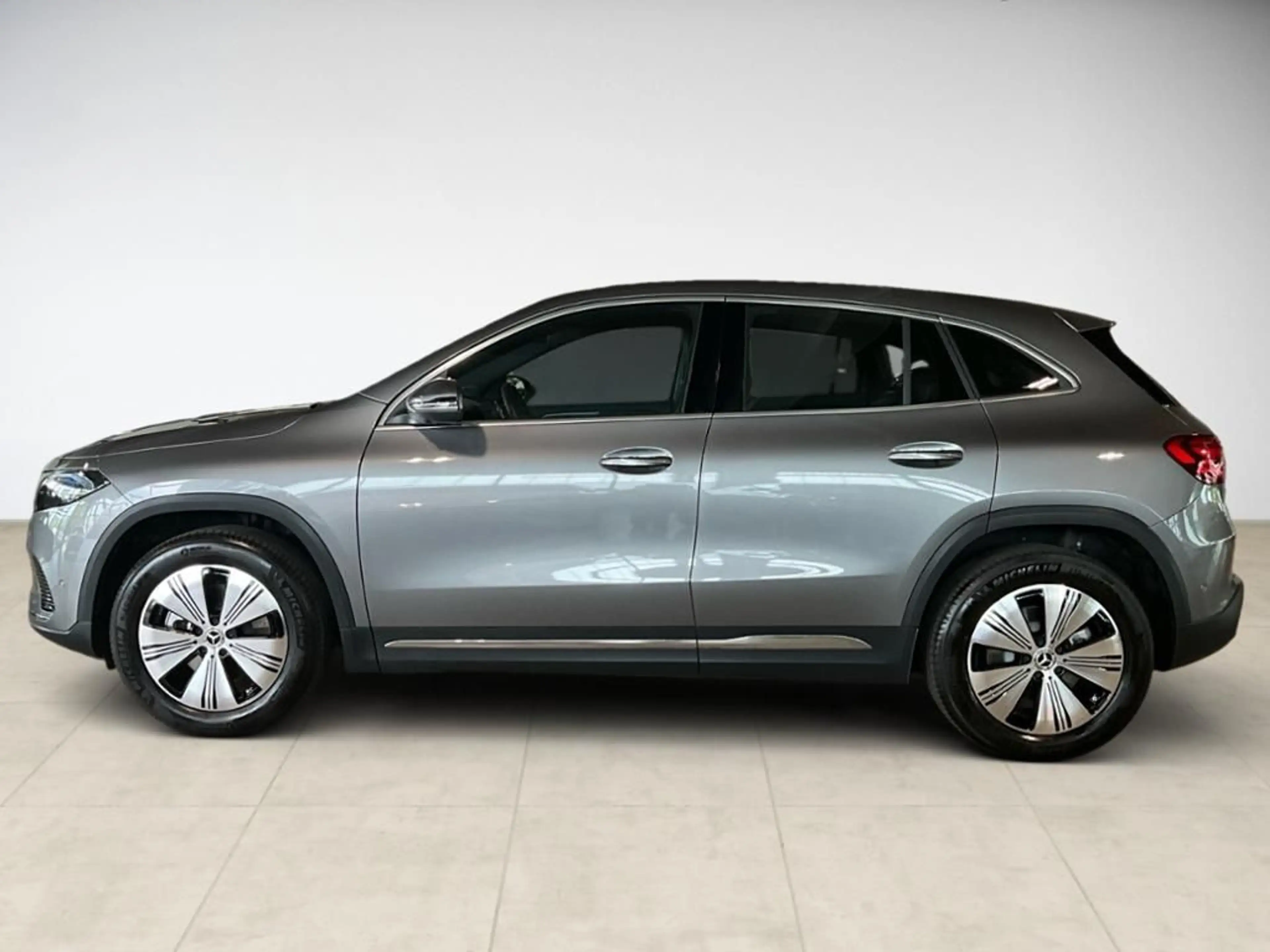 Mercedes-Benz EQA 250+ 360 AUT Kam. KlimaA LED Navi PDC SHZ — photo 3