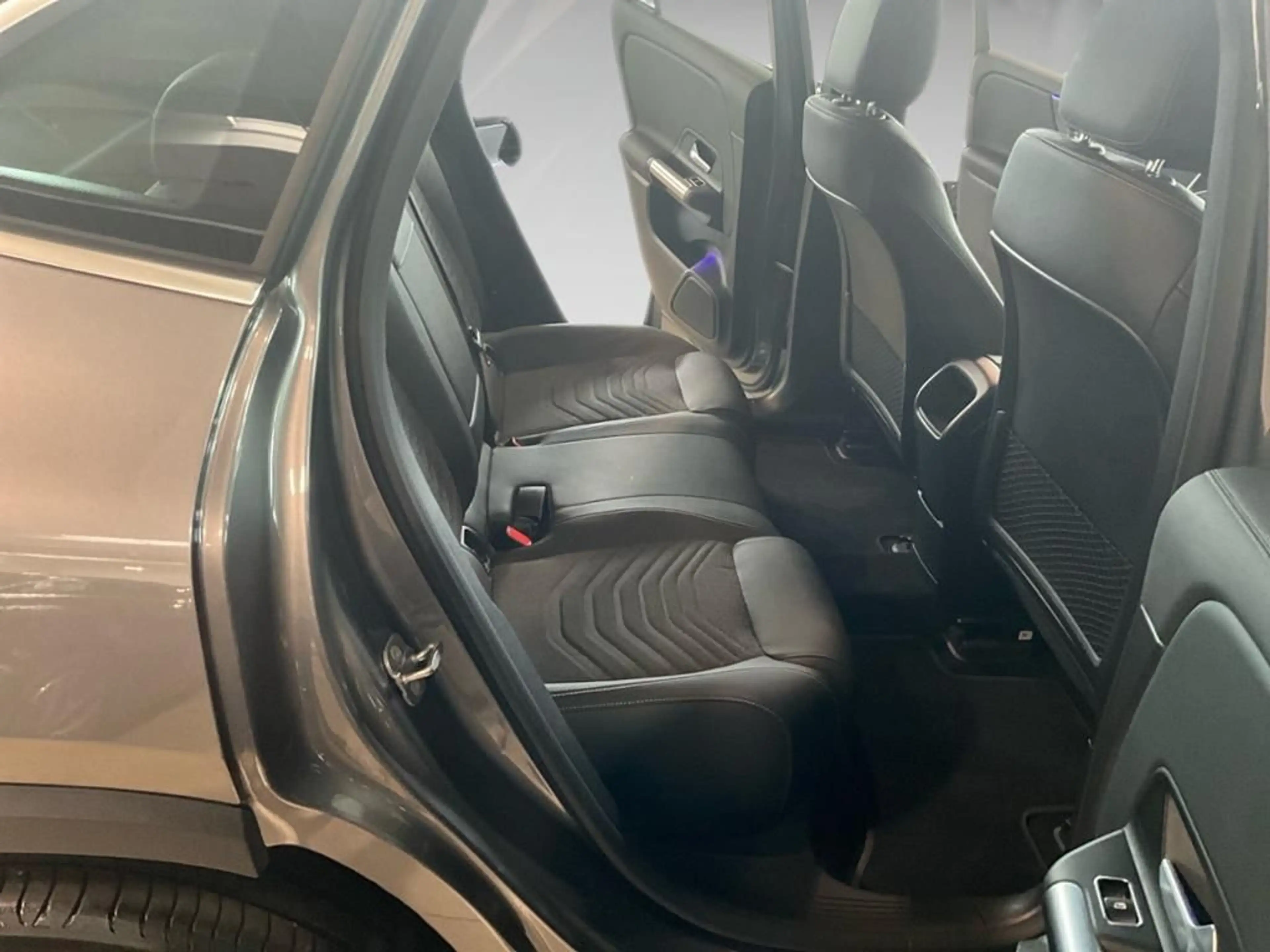 Mercedes-Benz EQA 250+ 360 AUT Kam. KlimaA LED Navi PDC SHZ — photo 14