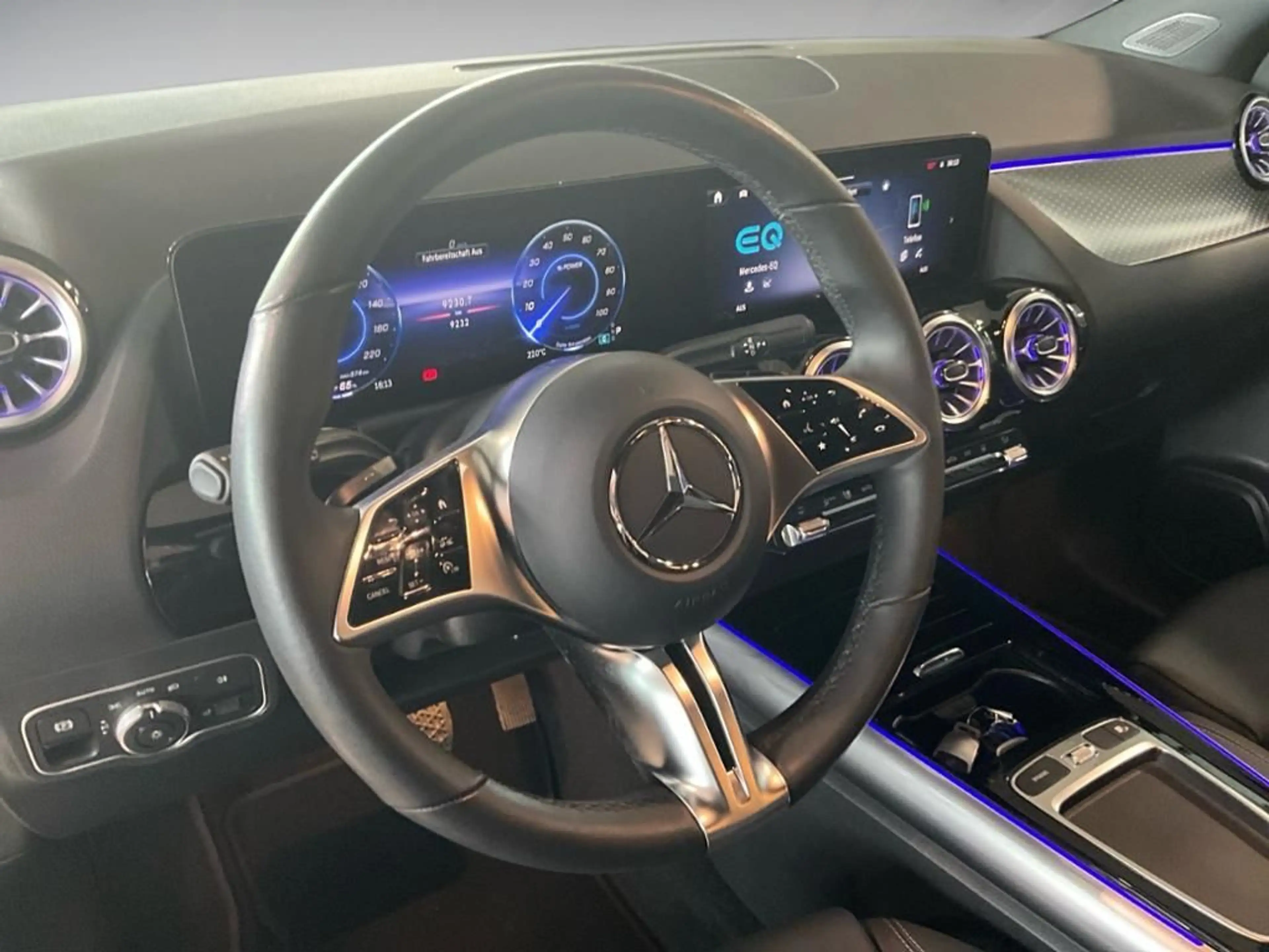 Mercedes-Benz EQA 250+ 360 AUT Kam. KlimaA LED Navi PDC SHZ — photo 10
