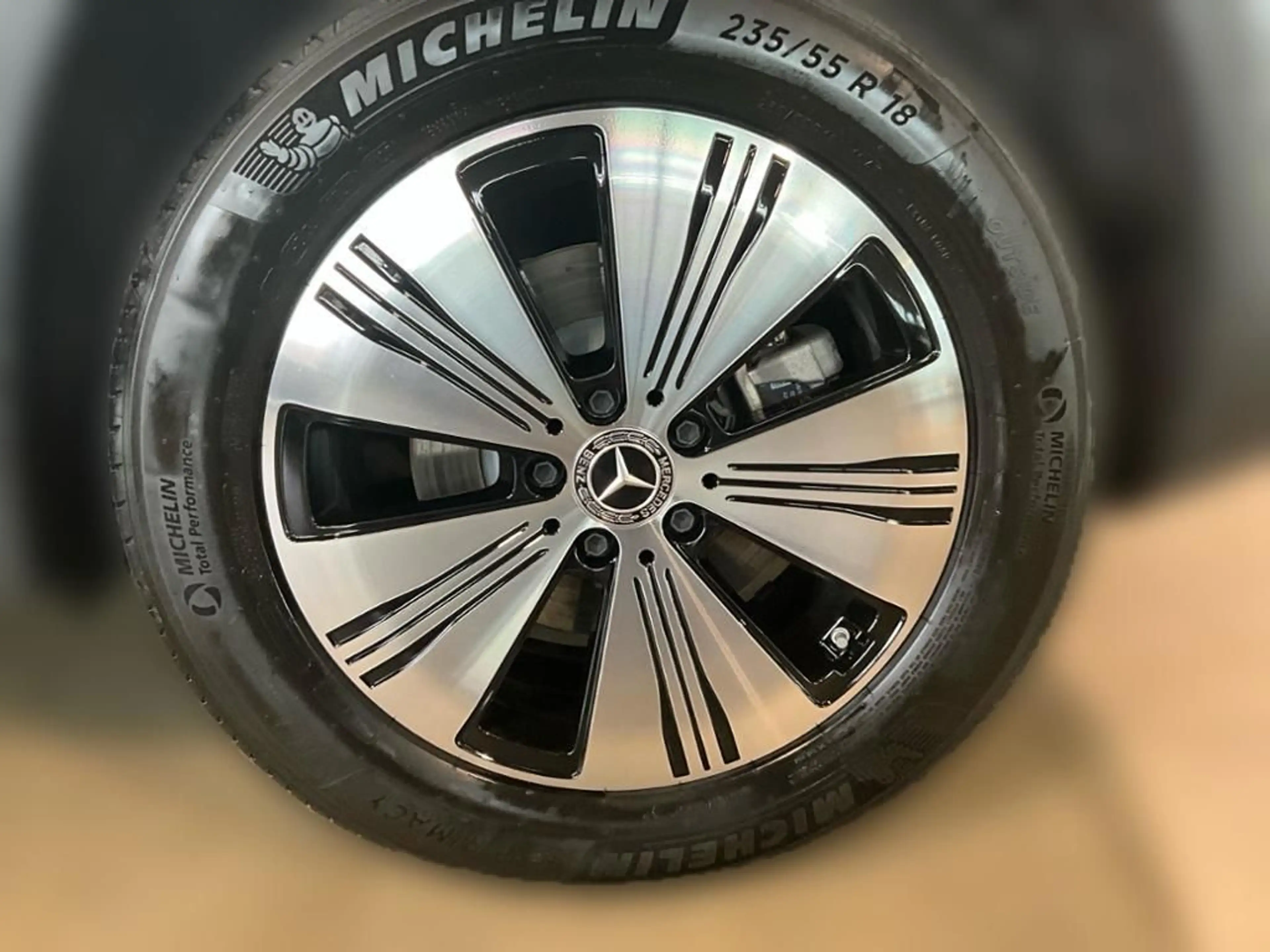 Mercedes-Benz EQA 250+ 360 AUT Kam. KlimaA LED Navi PDC SHZ — photo 8