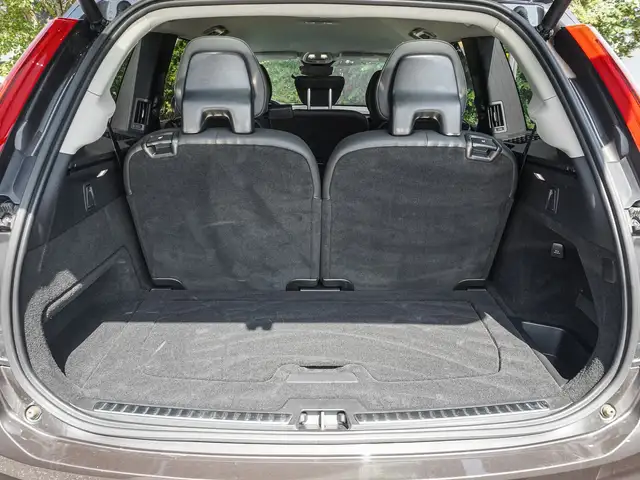 Volvo XC90 view 20