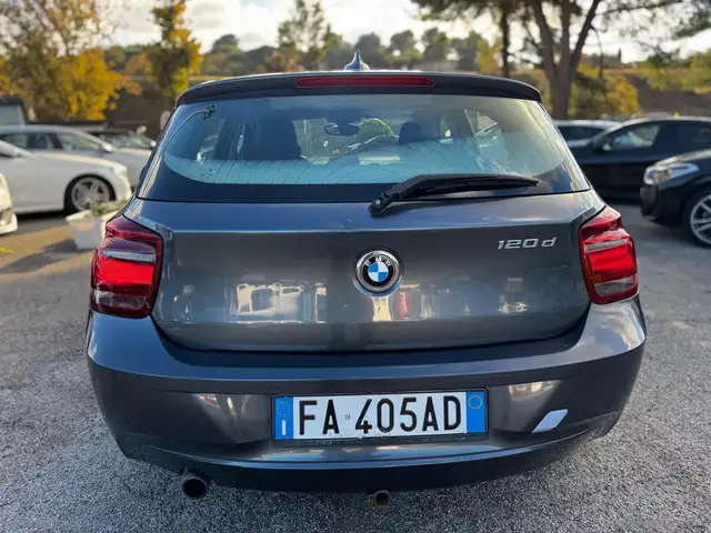 BMW 1 Series view 14