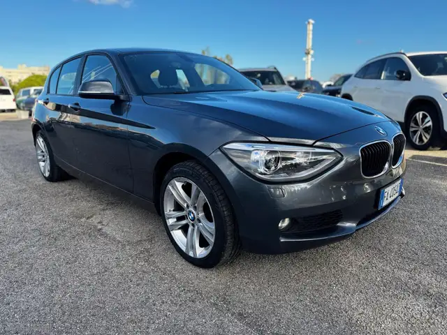 BMW 1 Series view 3
