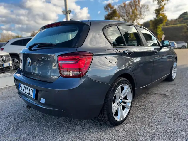 BMW 1 Series view 9