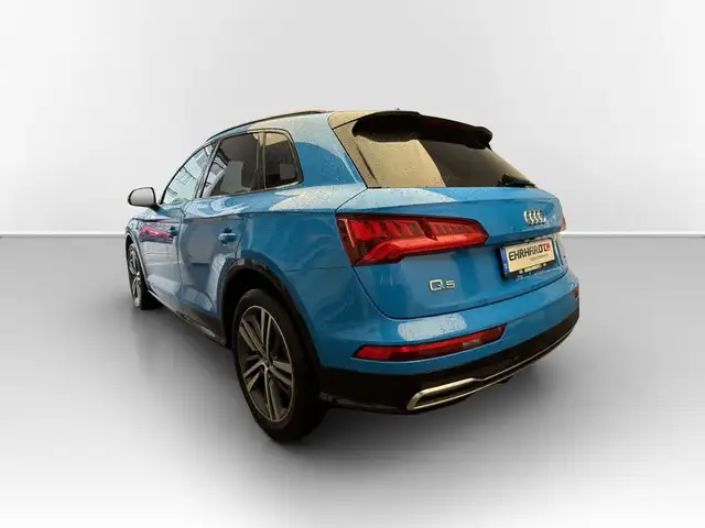 Audi Q5 view 10