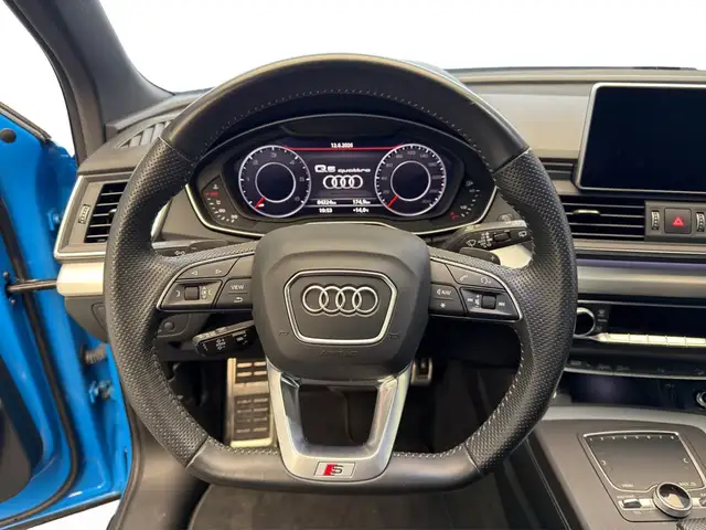 Audi Q5 view 14