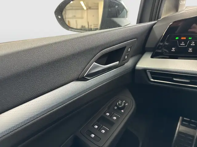 Volkswagen Golf view 19