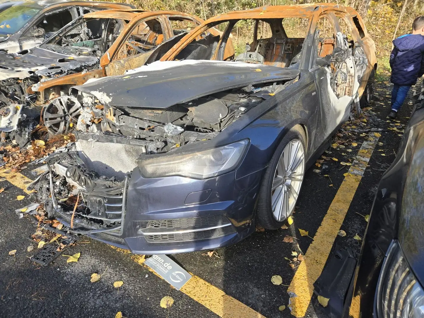 Audi A6 Avant 2.0TDI 190PS Ultra S Line BRANDSCHADEN Albastru - 2