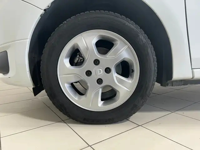Dacia Sandero view 5