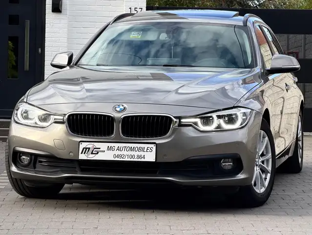 BMW 316 DA - FACE LIFT - PACK SPORT - TOIT PANO - BOITE AUTO - LED - GRAND ECRAN NAVI PRO - PDC - JANTES