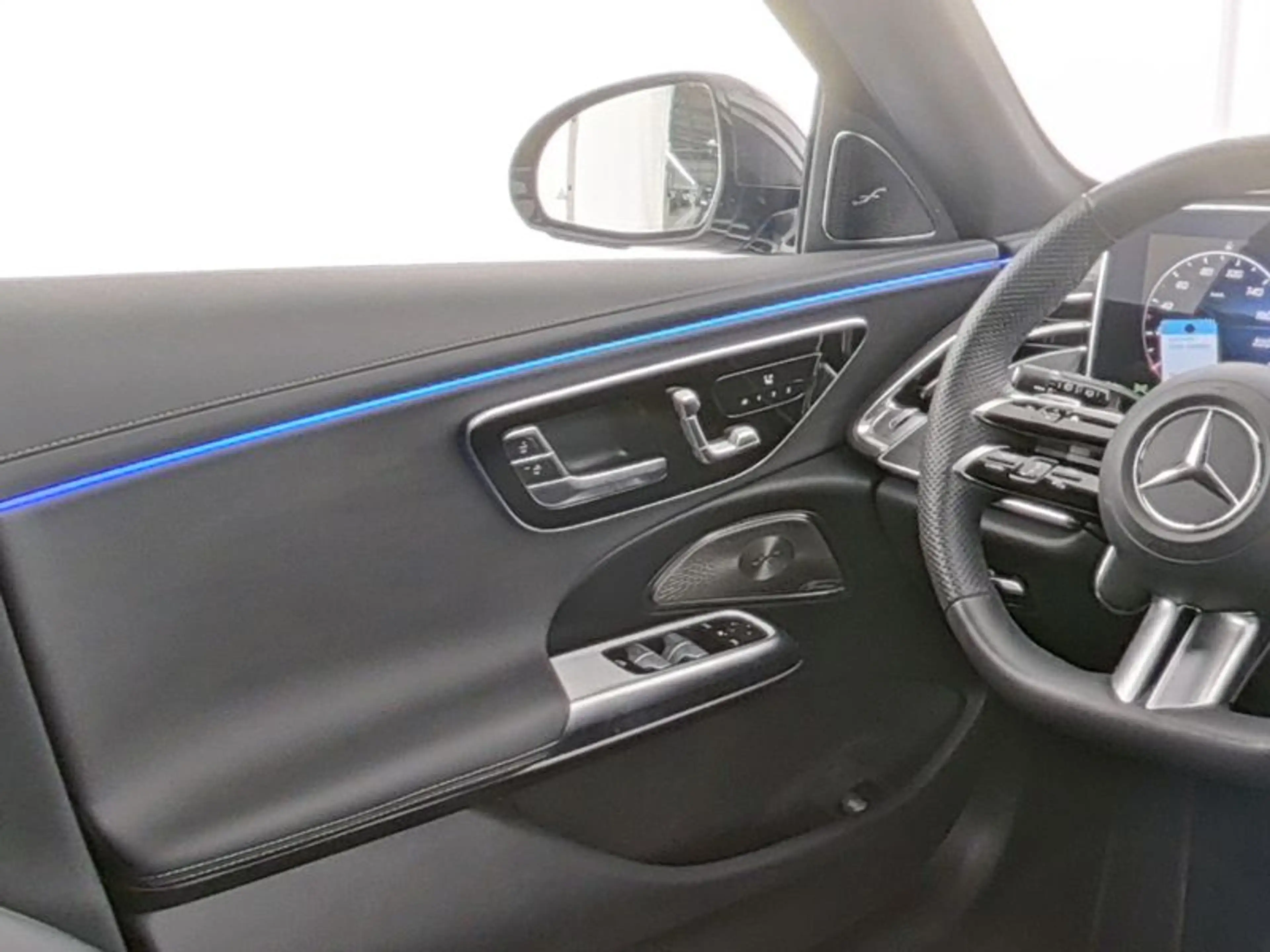 Mercedes-Benz E 300 de T AMG/Premium/Pano/AHK/Fahrassist+/20' — photo 9