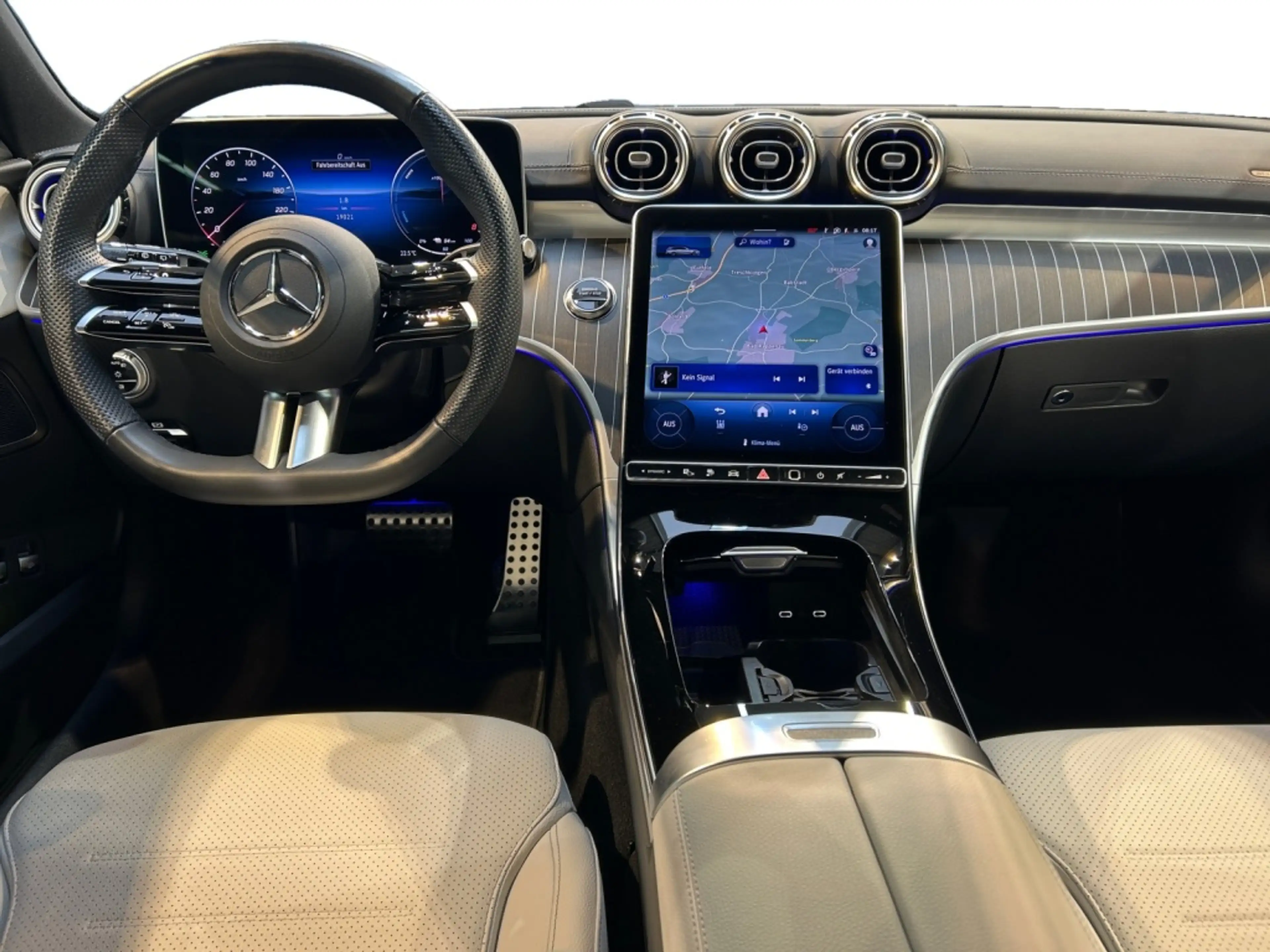 Mercedes-Benz C 300 T e AMG AMG+MBUX+Night+AHK+Wide+360+Cam — photo 13