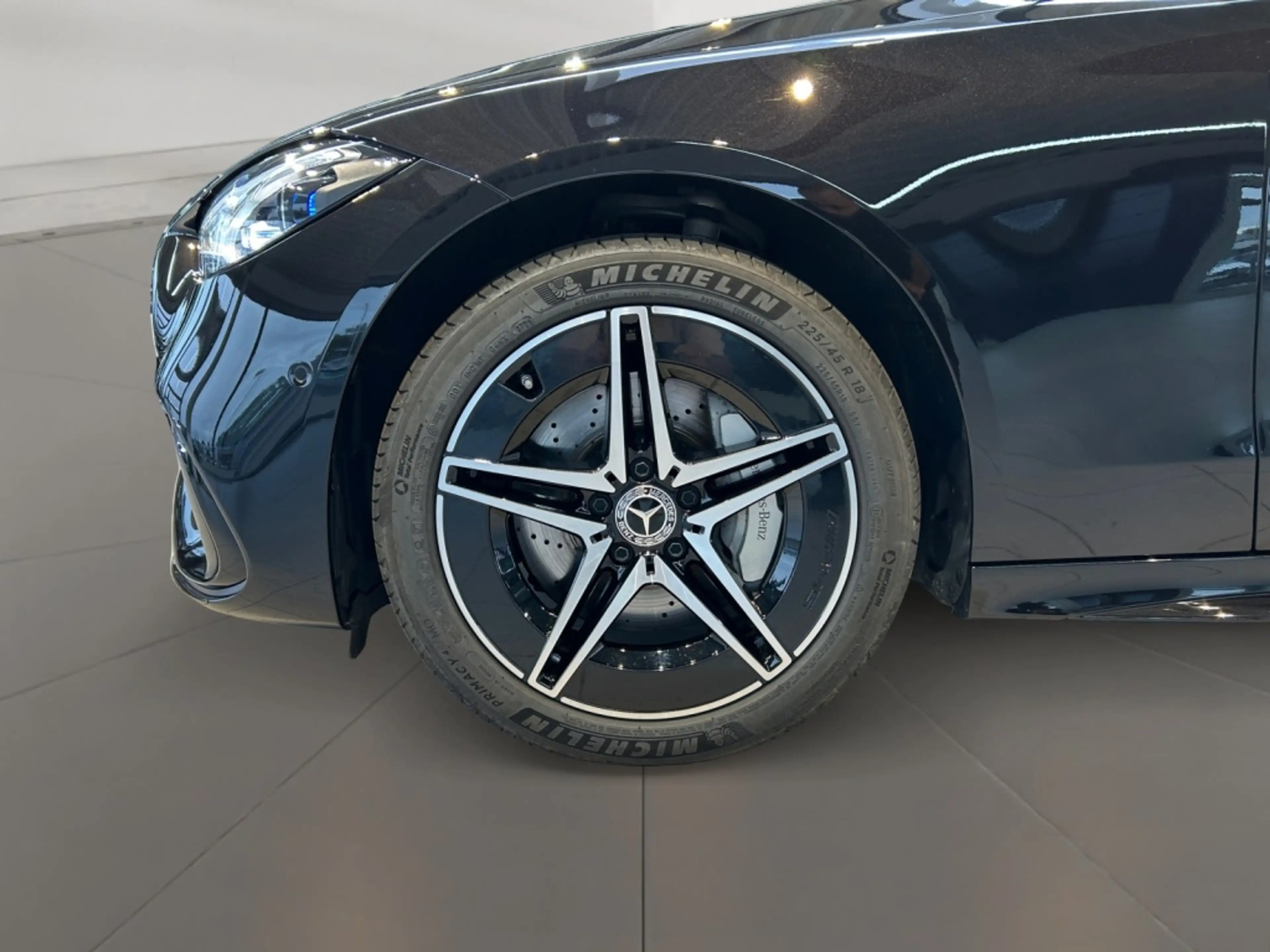 Mercedes-Benz C 300 T e AMG AMG+MBUX+Night+AHK+Wide+360+Cam — photo 9