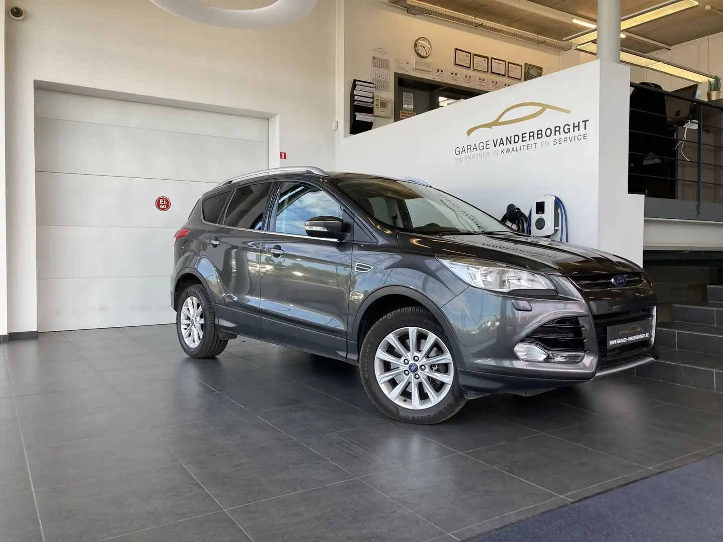 Ford Kuga TITANIUM PANORAMISCH OPEN DAK - 1