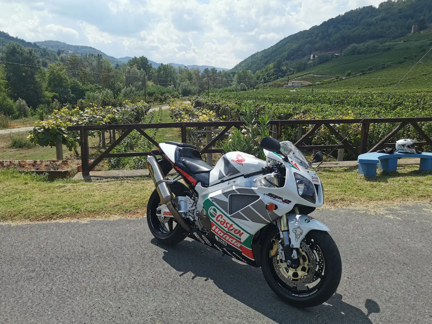 Honda VTR 1000 SP2 Bianco - 2