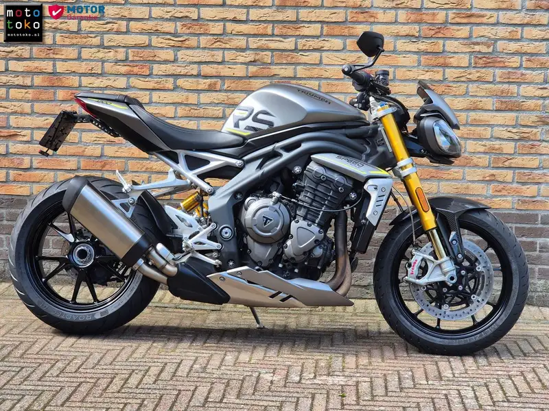 Triumph Speed Triple 1200 RS - foto 2