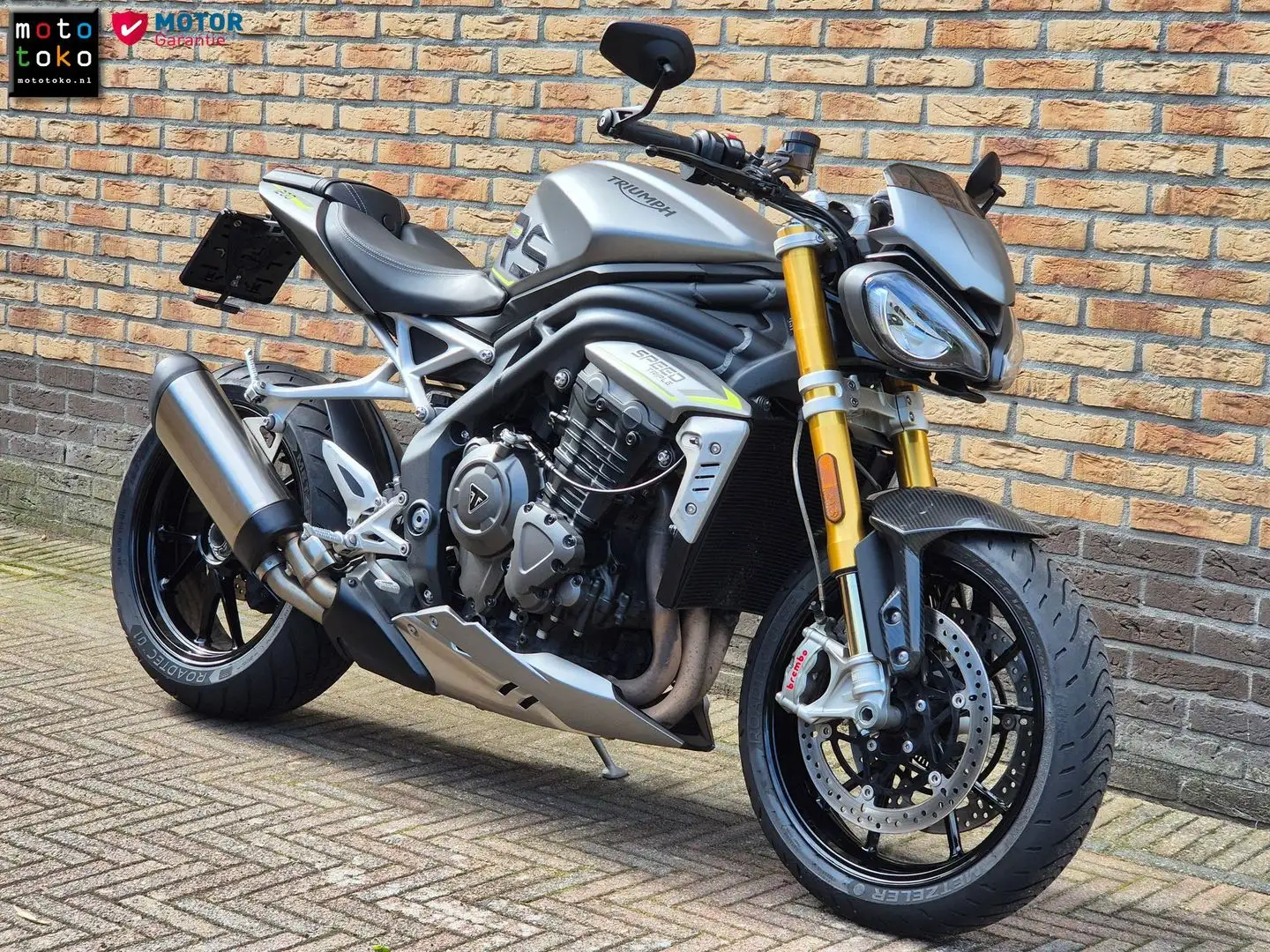 Triumph Speed Triple 1200 RS Gris - 1