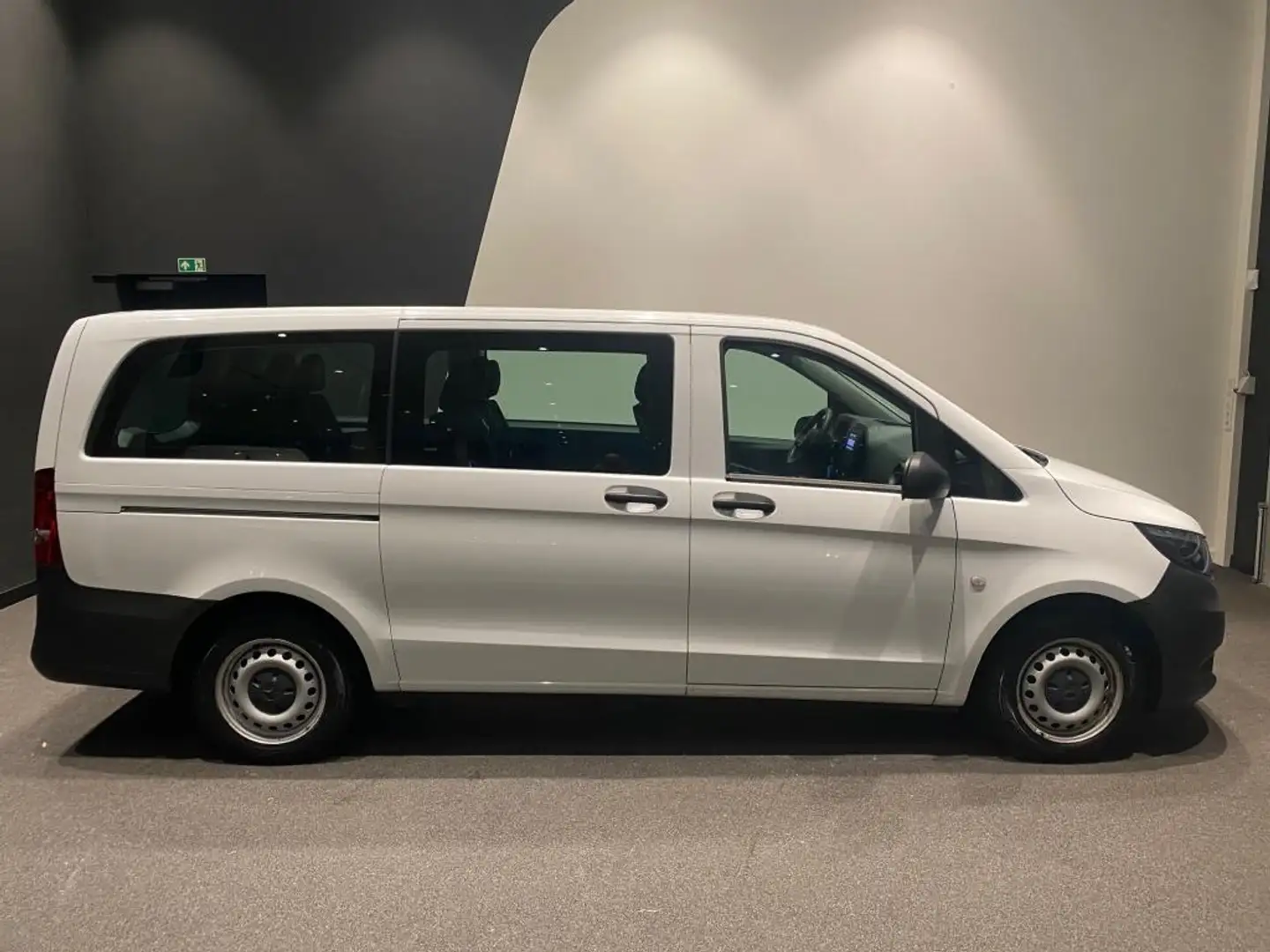 Mercedes-Benz Vito 114 CDI Tourer Pro +NAVI+AUT+SHZ+Klimaaut. Fehér - 1