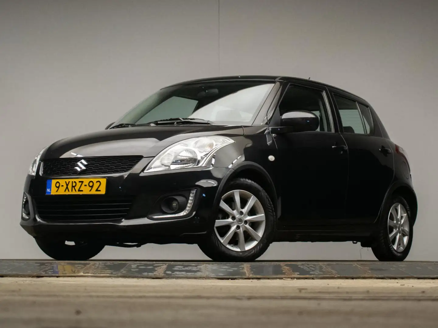 Suzuki Swift 1.2 Dynamic EASSS Sport (AIRCO,CRUISE,BLUETHOOT,LE Noir - 2