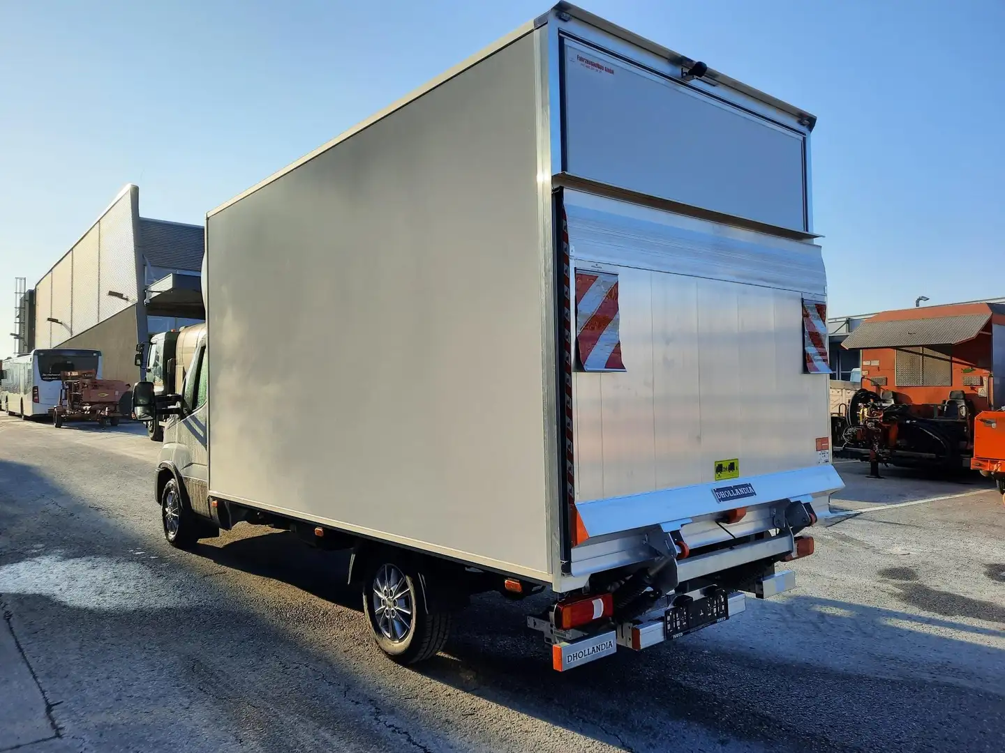 Iveco Daily **AKTION** Koffer mit LBW € 47.990,- NETTO Weiß - 2