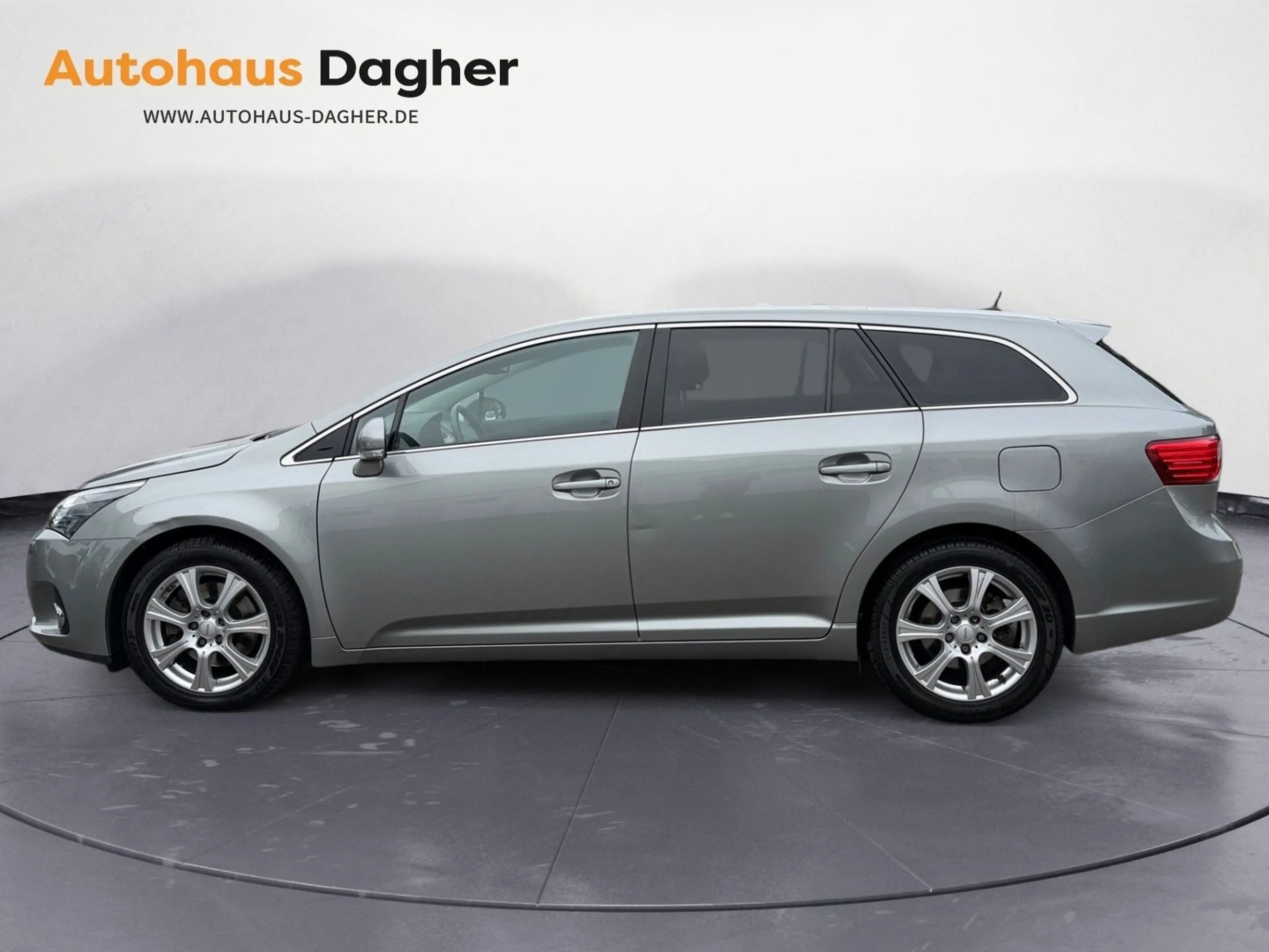 Toyota Avensis Kombi AUTOMATIK Diesel Executive — photo 2