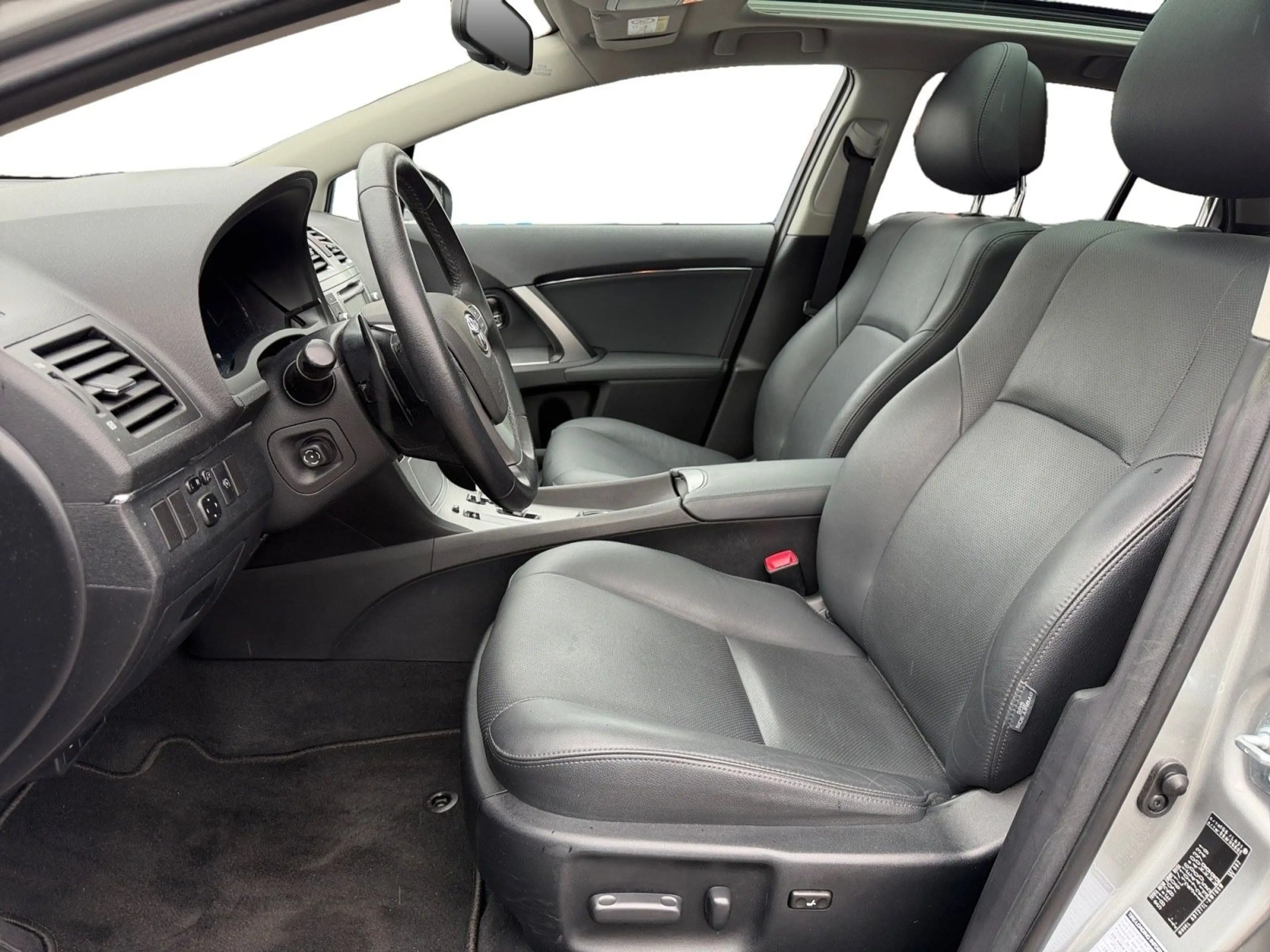 Toyota Avensis Kombi AUTOMATIK Diesel Executive — photo 10