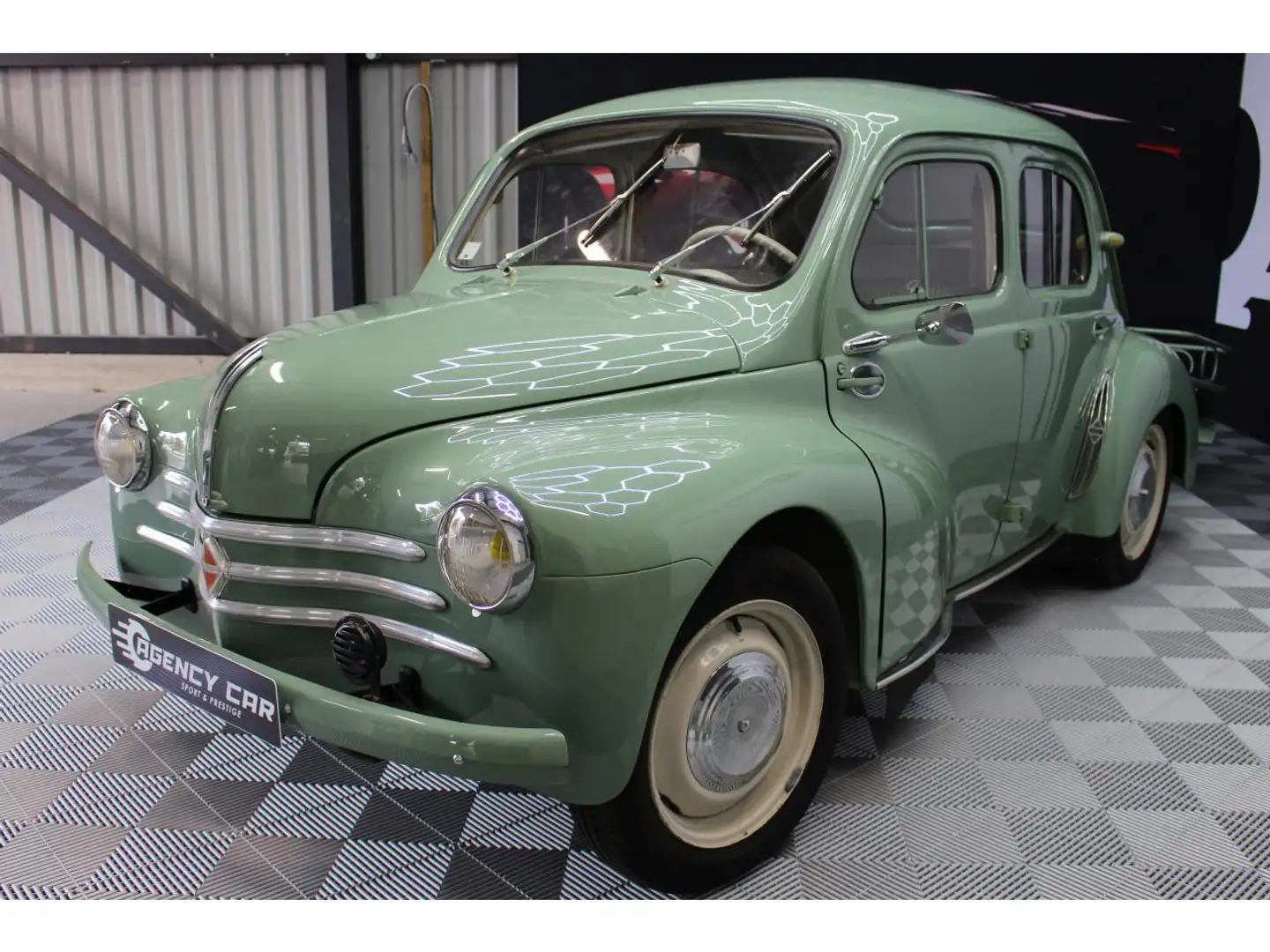 Renault R 4 4 CV RESTAURATION SOMPTUEUSE Vert - 2