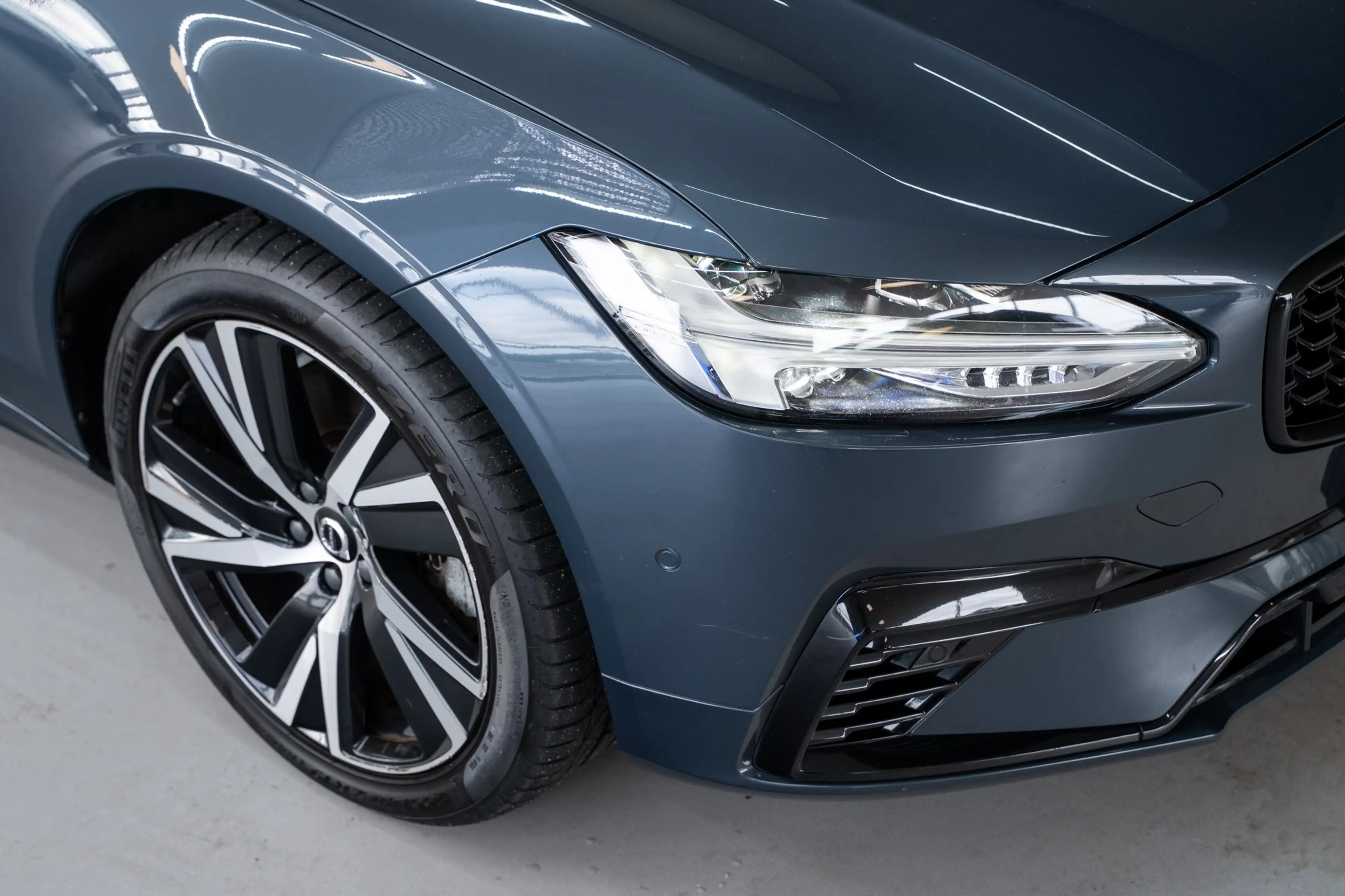 Volvo V90 T6 350PK AWD Plus Dark | 360° | Panoramadak | 19" — photo 20
