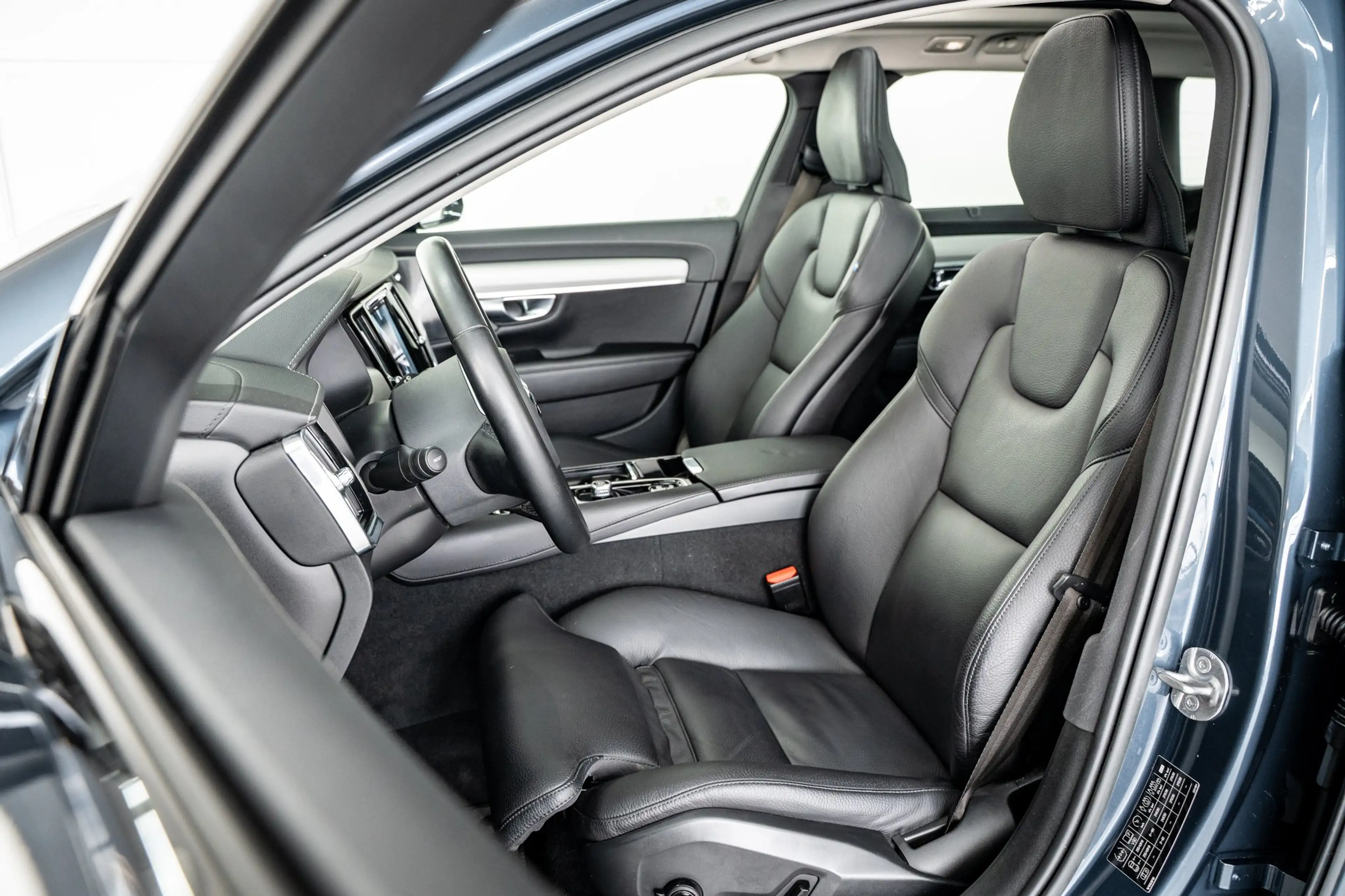 Volvo V90 T6 350PK AWD Plus Dark | 360° | Panoramadak | 19" — photo 47