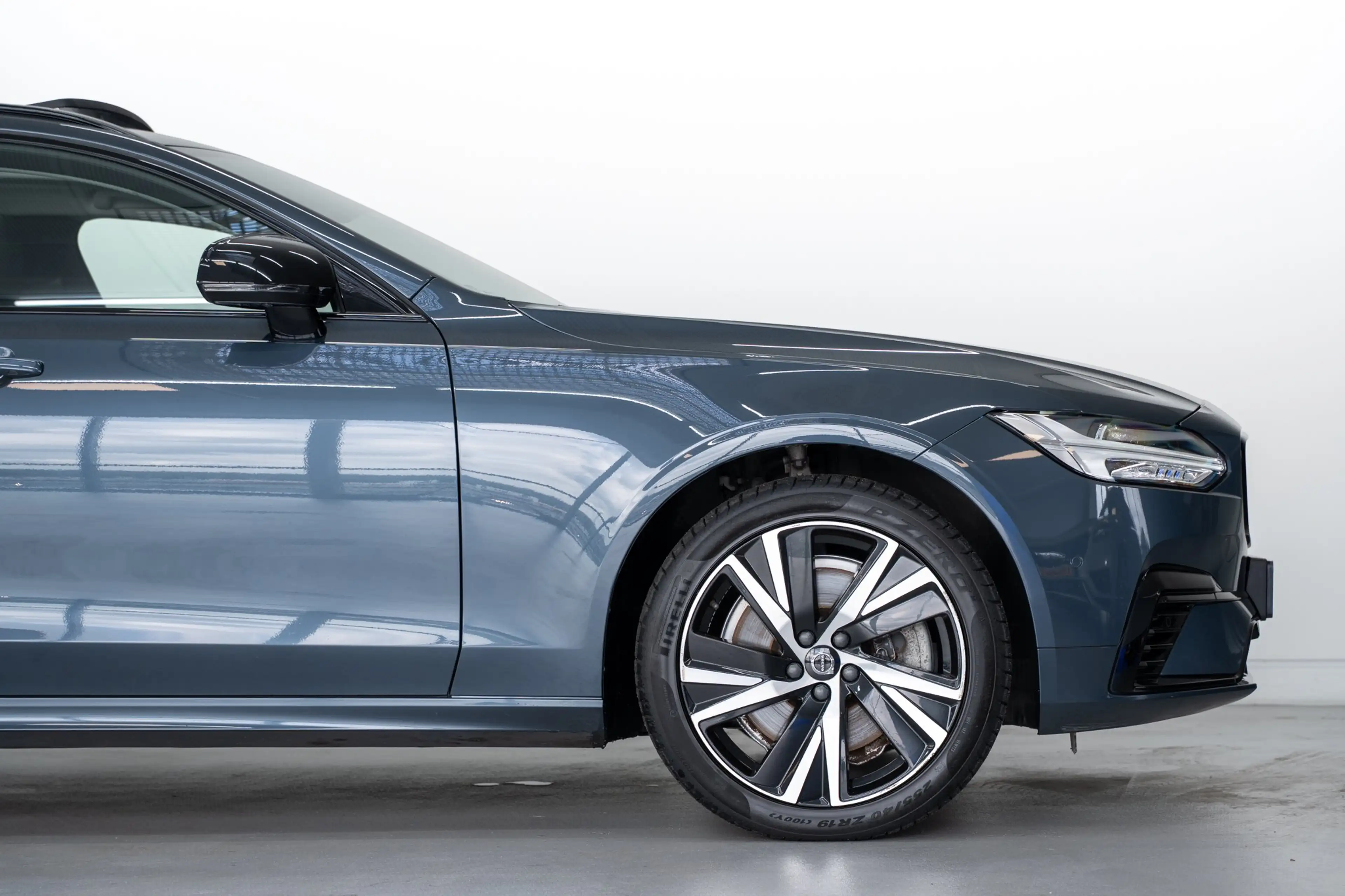 Volvo V90 T6 350PK AWD Plus Dark | 360° | Panoramadak | 19" — photo 26