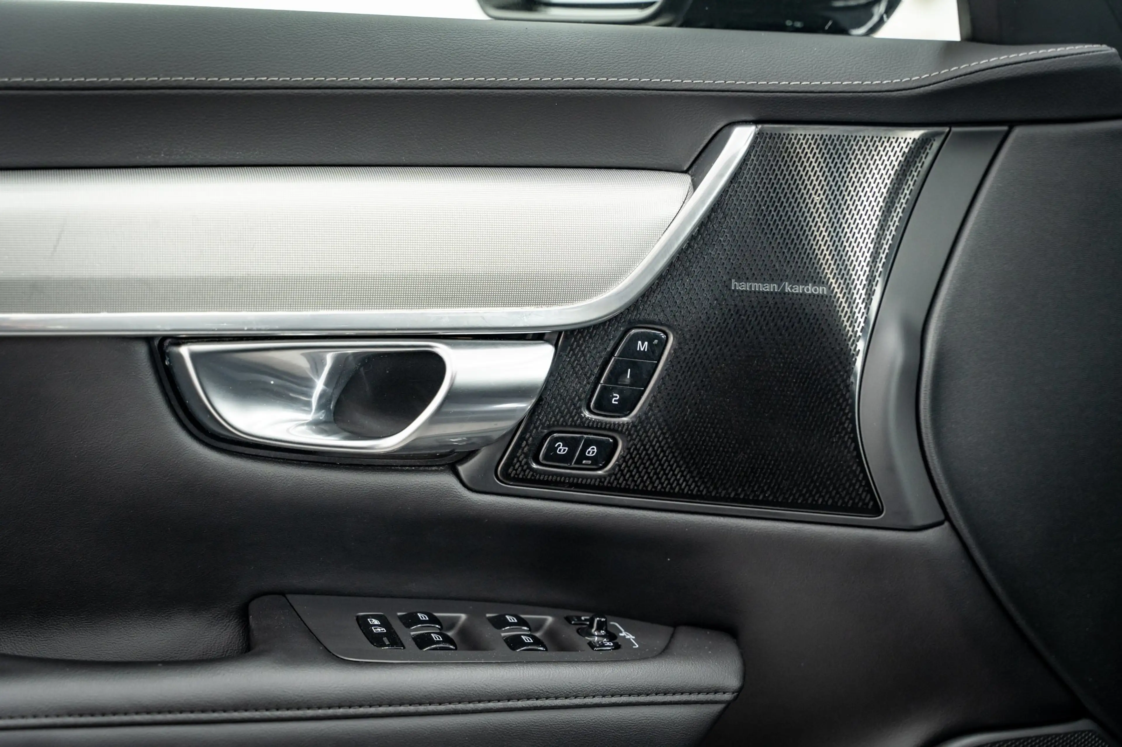 Volvo V90 T6 350PK AWD Plus Dark | 360° | Panoramadak | 19" — photo 12