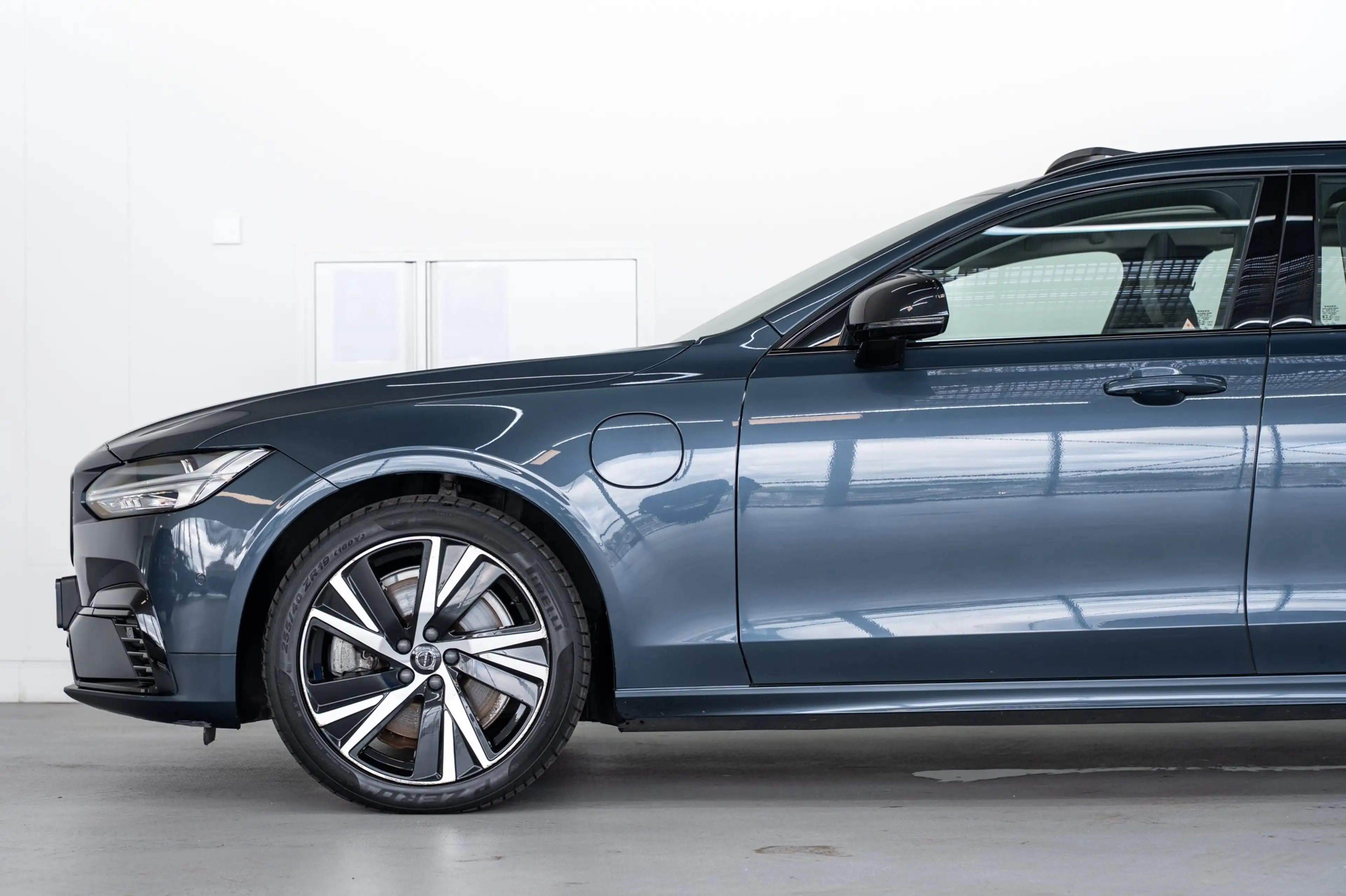 Volvo V90 T6 350PK AWD Plus Dark | 360° | Panoramadak | 19" — photo 43