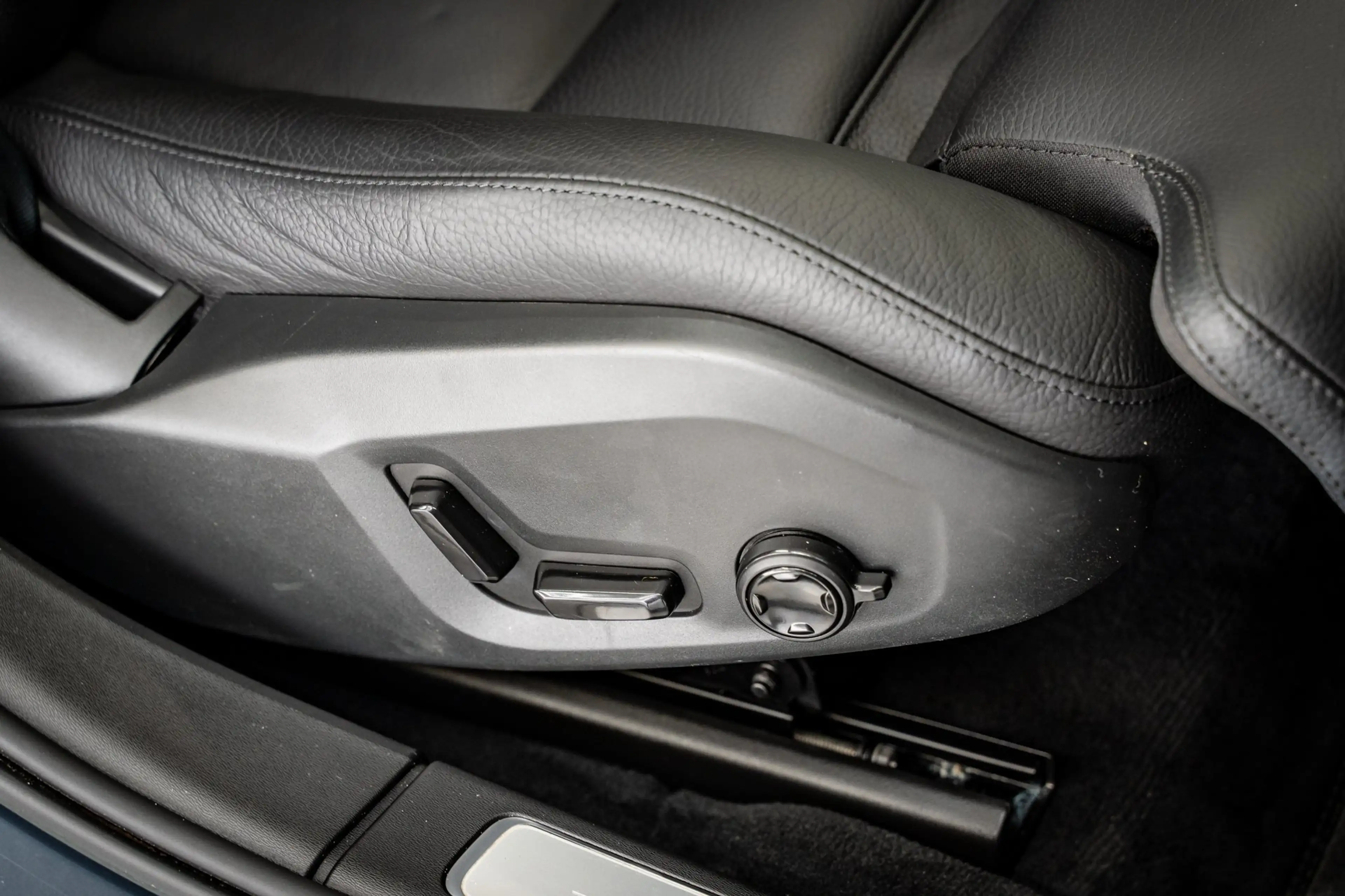 Volvo V90 T6 350PK AWD Plus Dark | 360° | Panoramadak | 19" — photo 13
