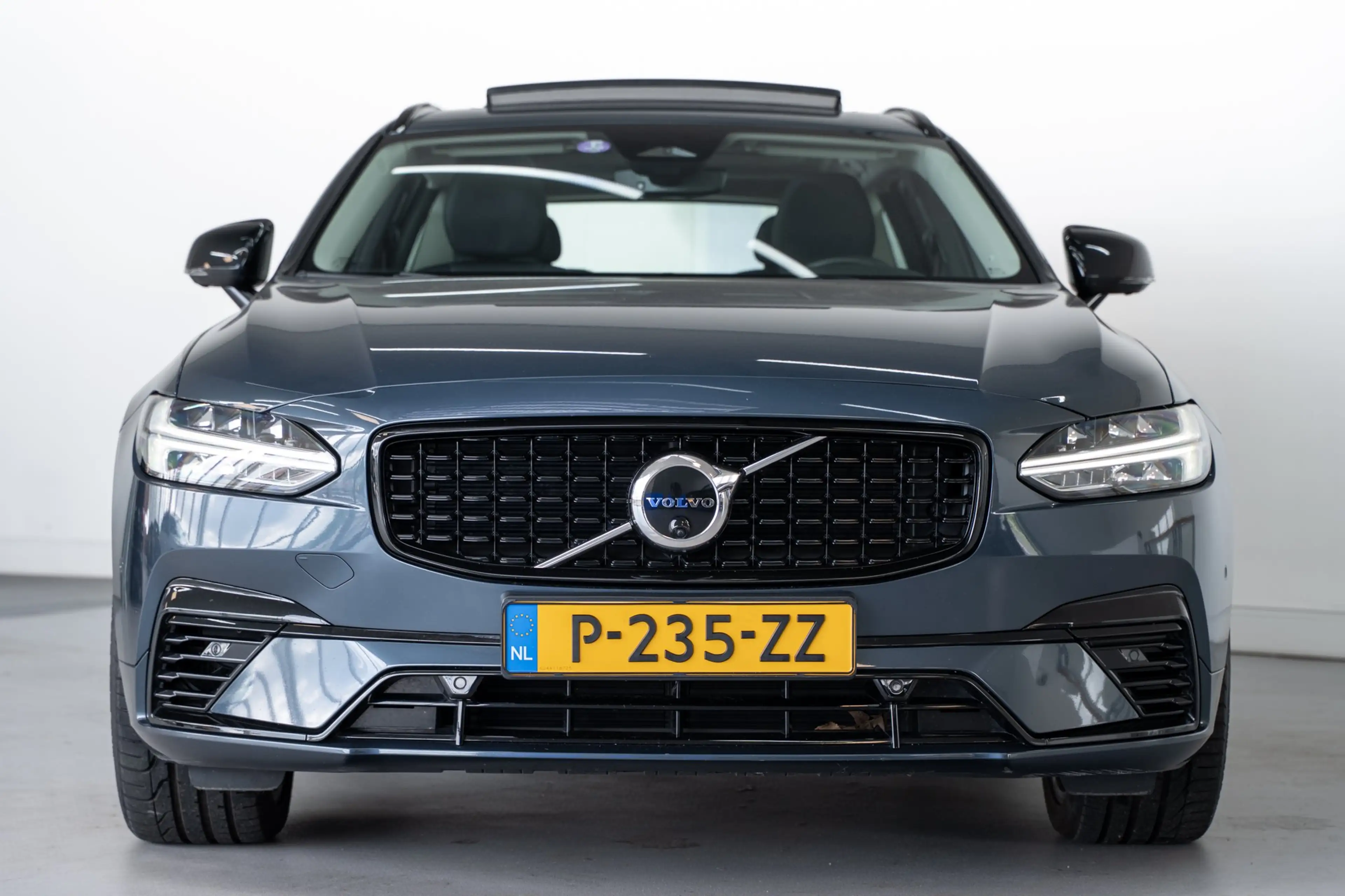Volvo V90 T6 350PK AWD Plus Dark | 360° | Panoramadak | 19" — photo 34