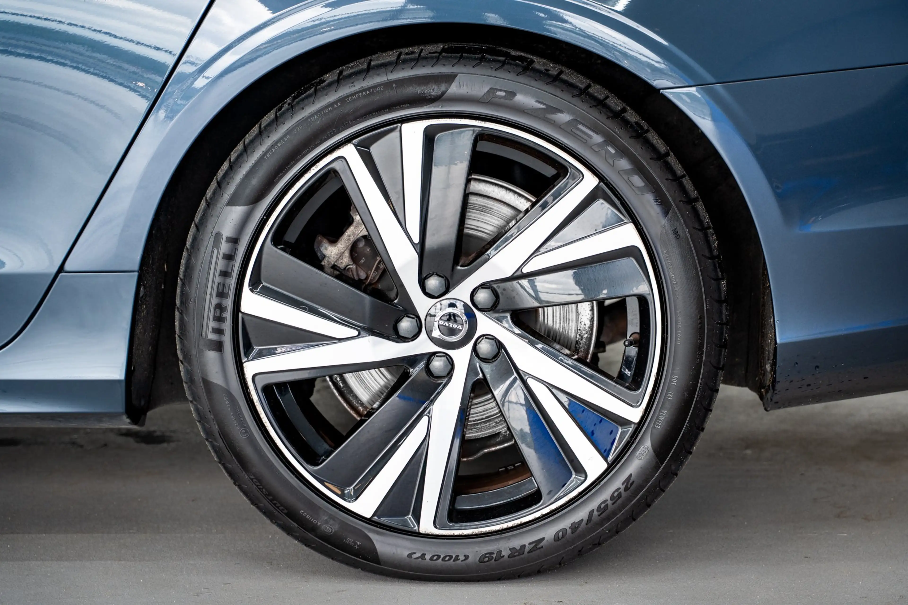 Volvo V90 T6 350PK AWD Plus Dark | 360° | Panoramadak | 19" — photo 46