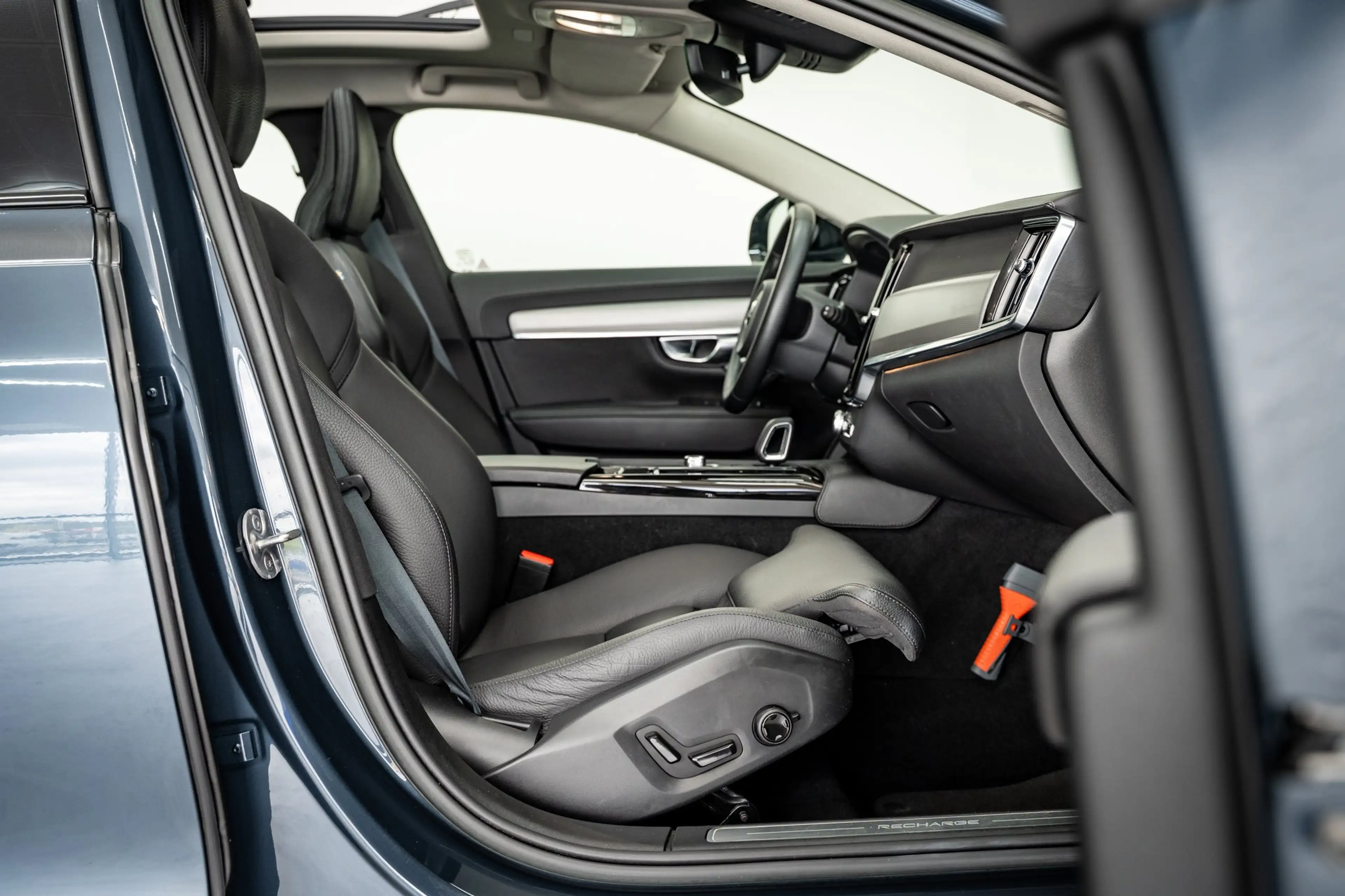 Volvo V90 T6 350PK AWD Plus Dark | 360° | Panoramadak | 19" — photo 6