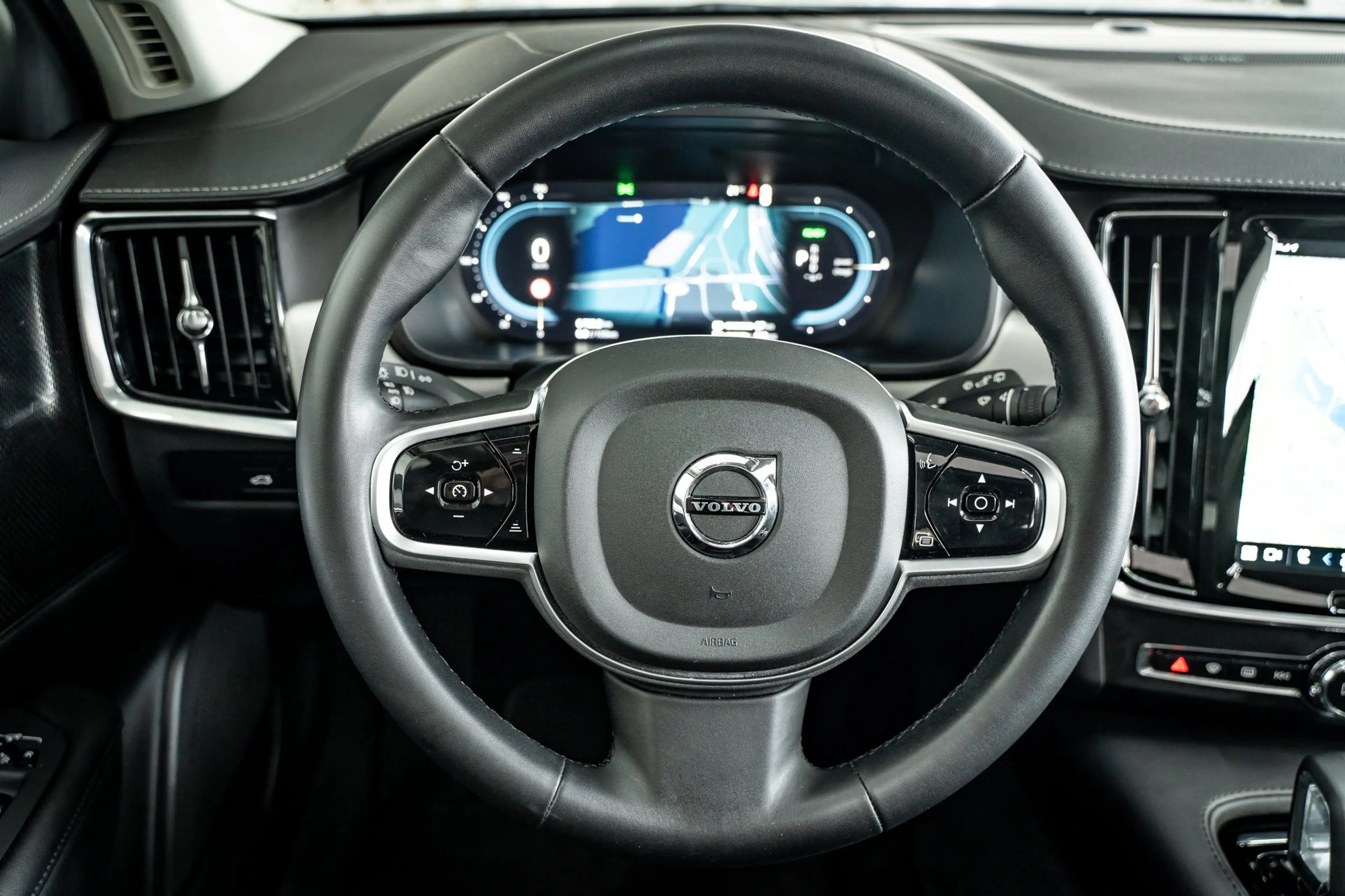 Volvo V90 T6 350PK AWD Plus Dark | 360° | Panoramadak | 19" — photo 25