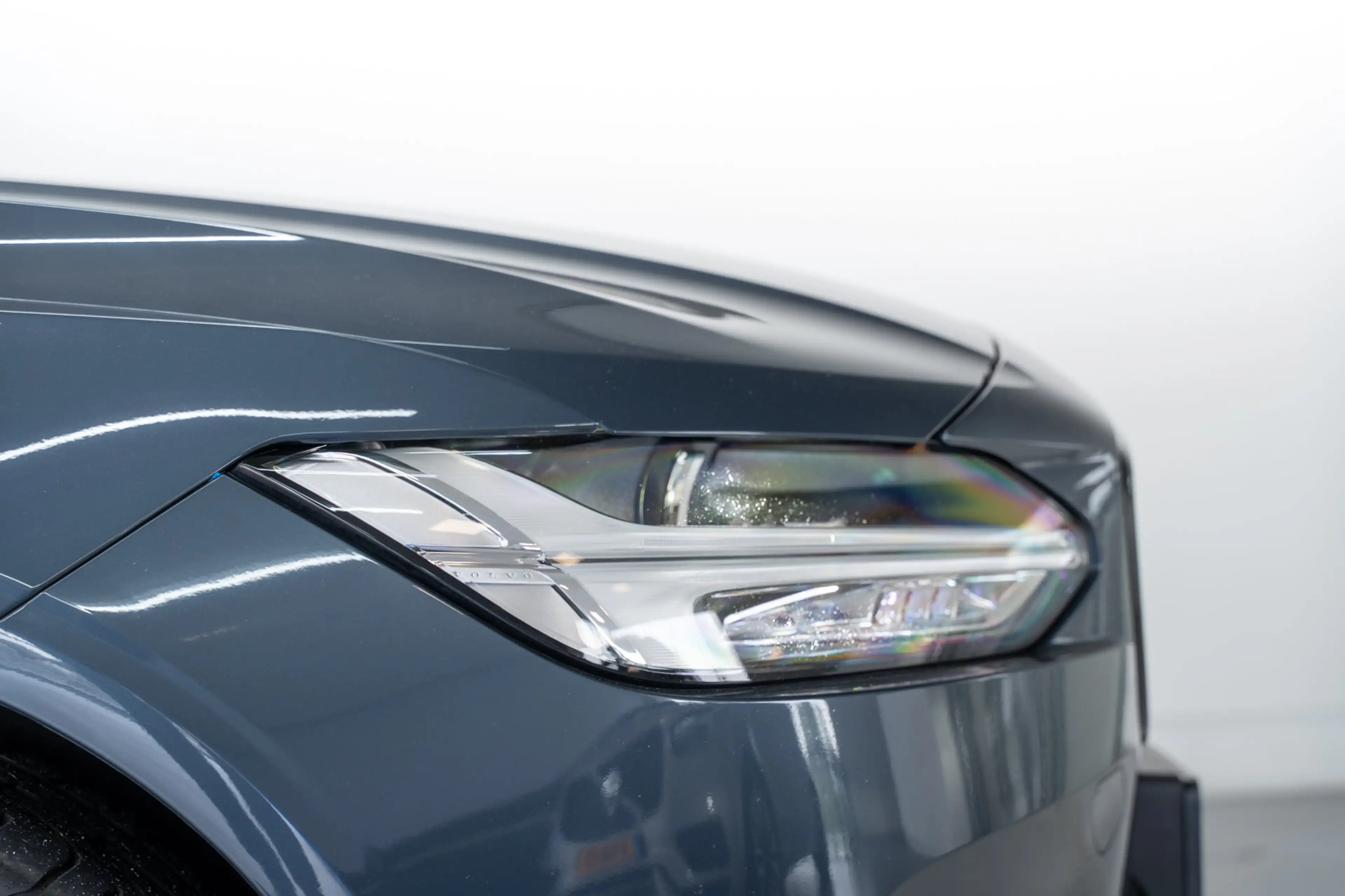 Volvo V90 T6 350PK AWD Plus Dark | 360° | Panoramadak | 19" — photo 19