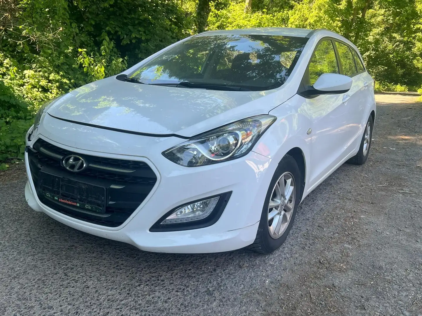 Hyundai i30 cw 1.6*VOLL FAHRBEREIT*EURO6*KLIMA*WENIG KM* Blanc - 1