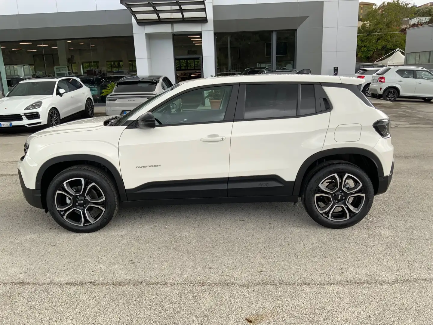 Jeep Avenger Avenger 1.2 Turbo 100 CV Summit Blanc - 2