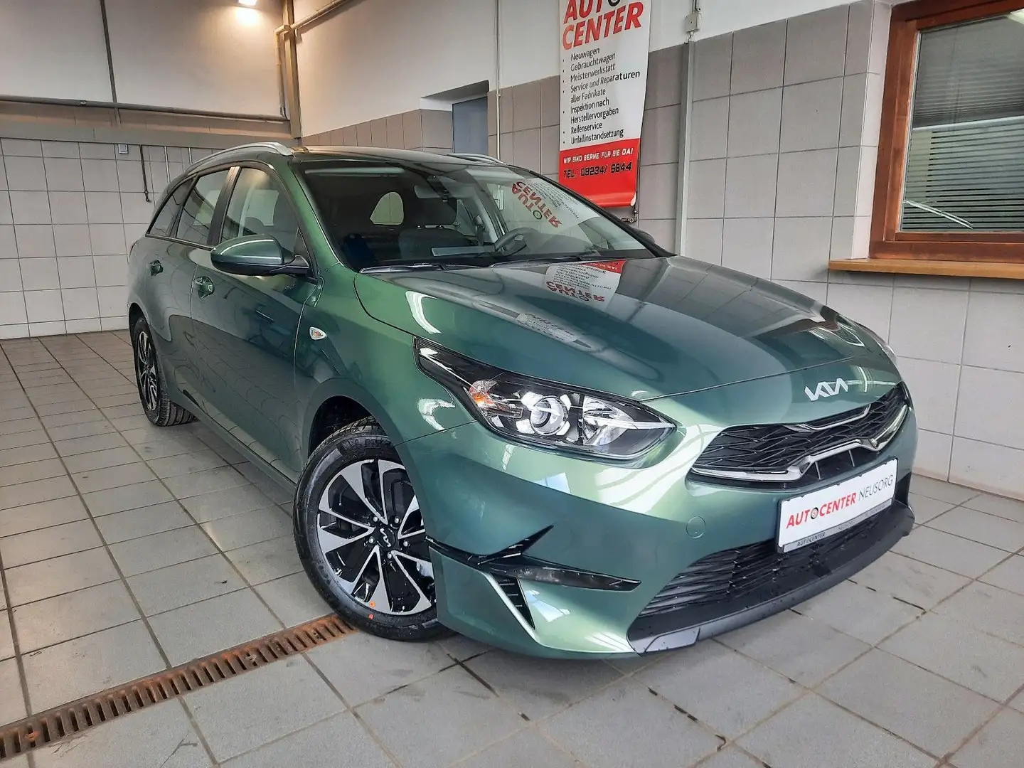 Kia Ceed SW / cee'd SW 1.5 T-GDI Sportswagon Grün - 1
